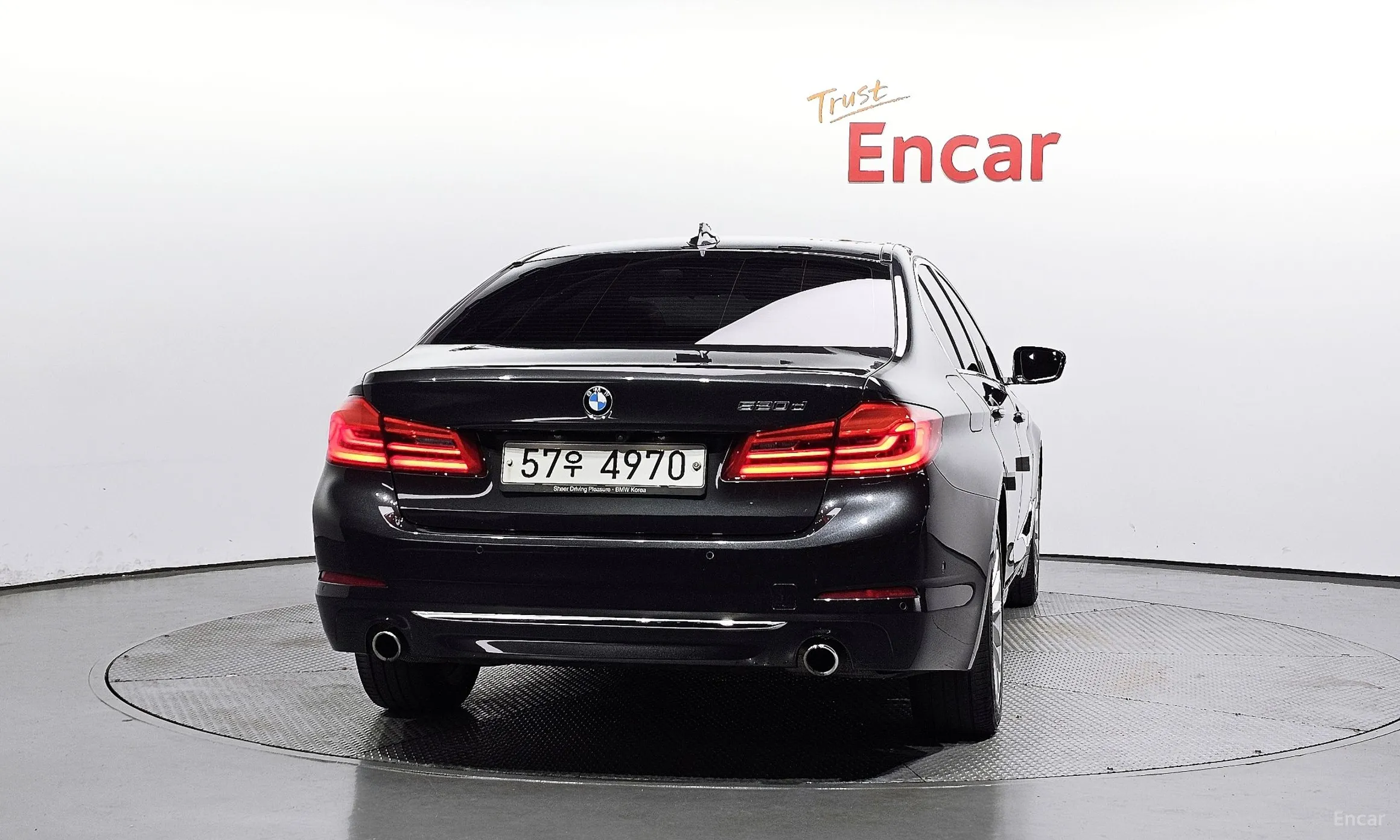 BMW 5 Series (G30) превью 3