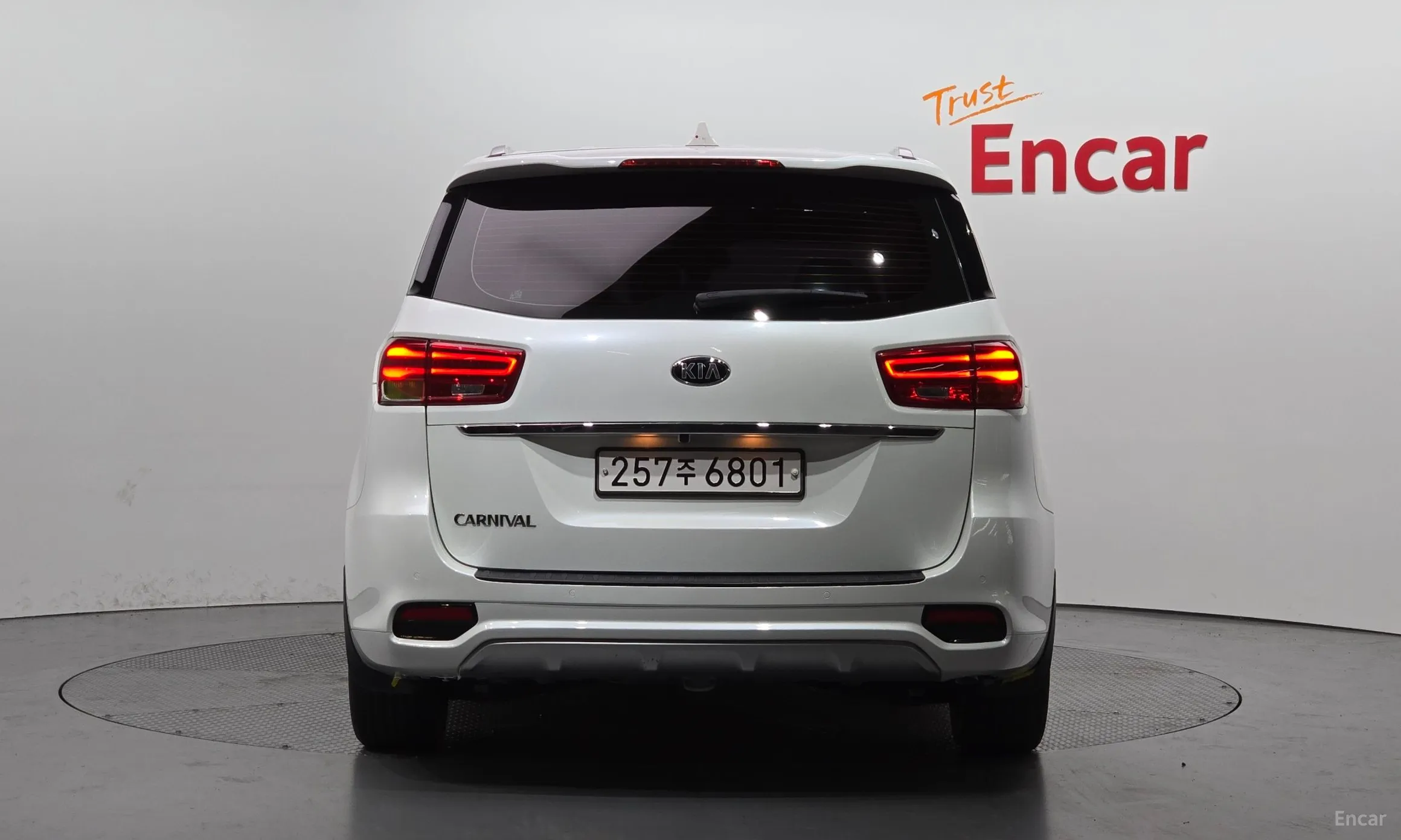 Kia Carnival превью 3