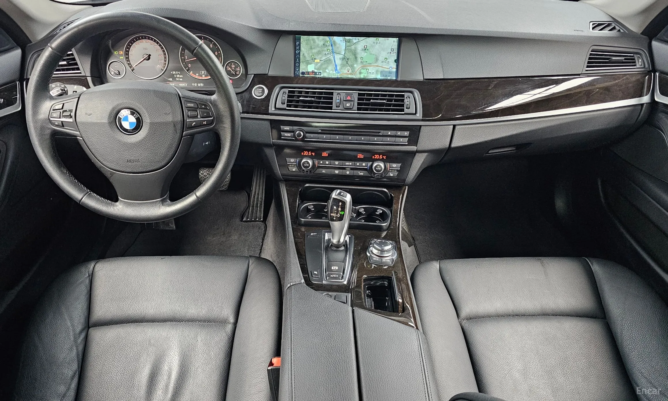 BMW 5 Series (F10) превью 4