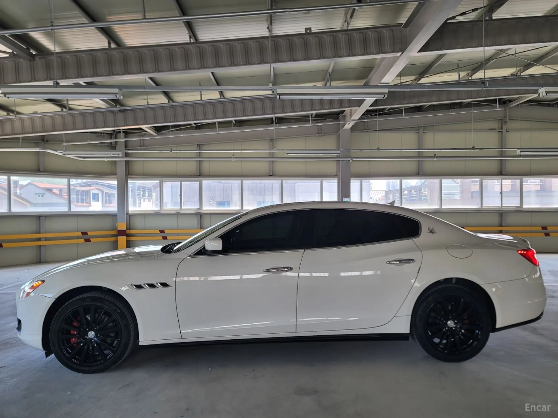 Maserati Quattroporte превью 20
