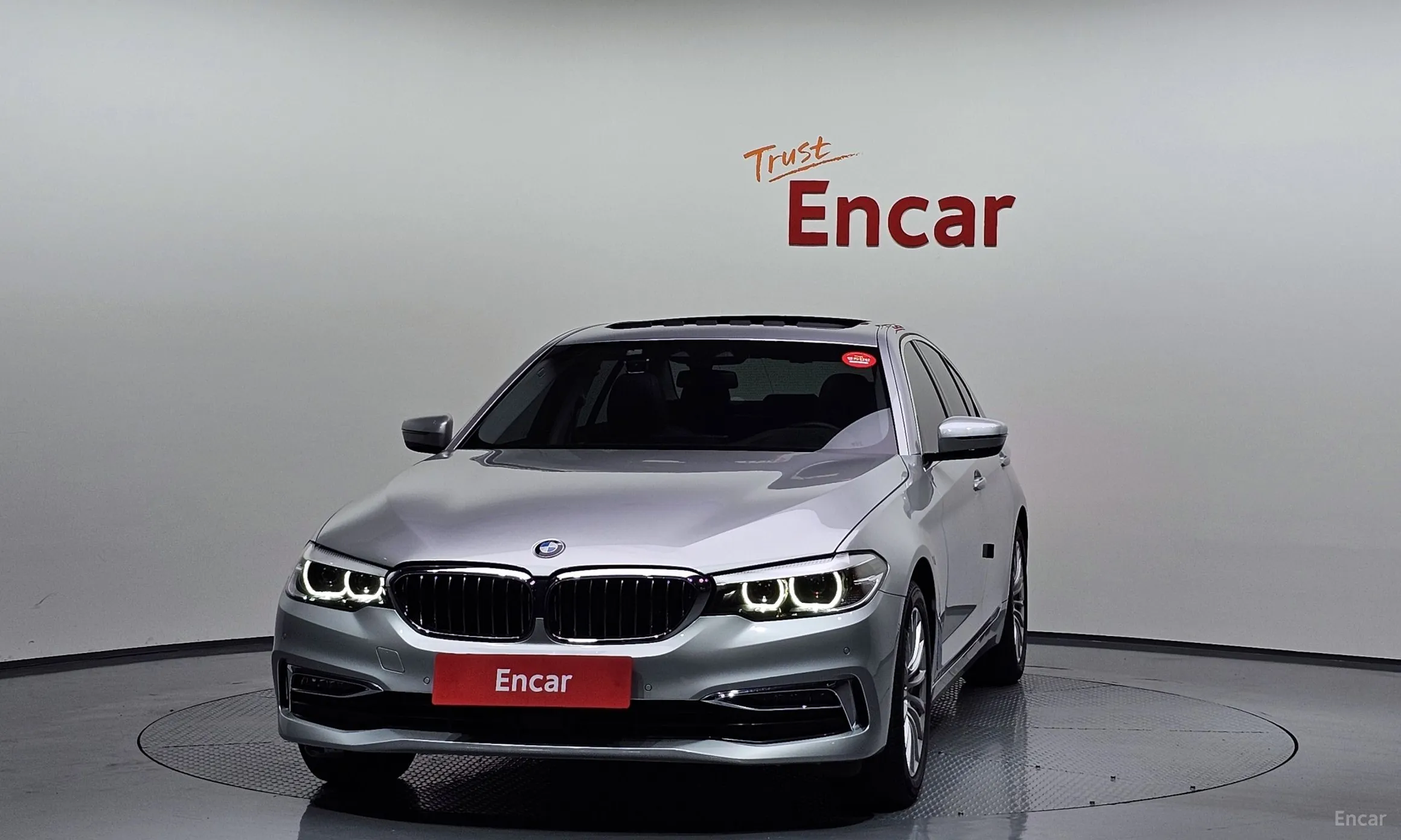 BMW 5 Series (G30) превью 2