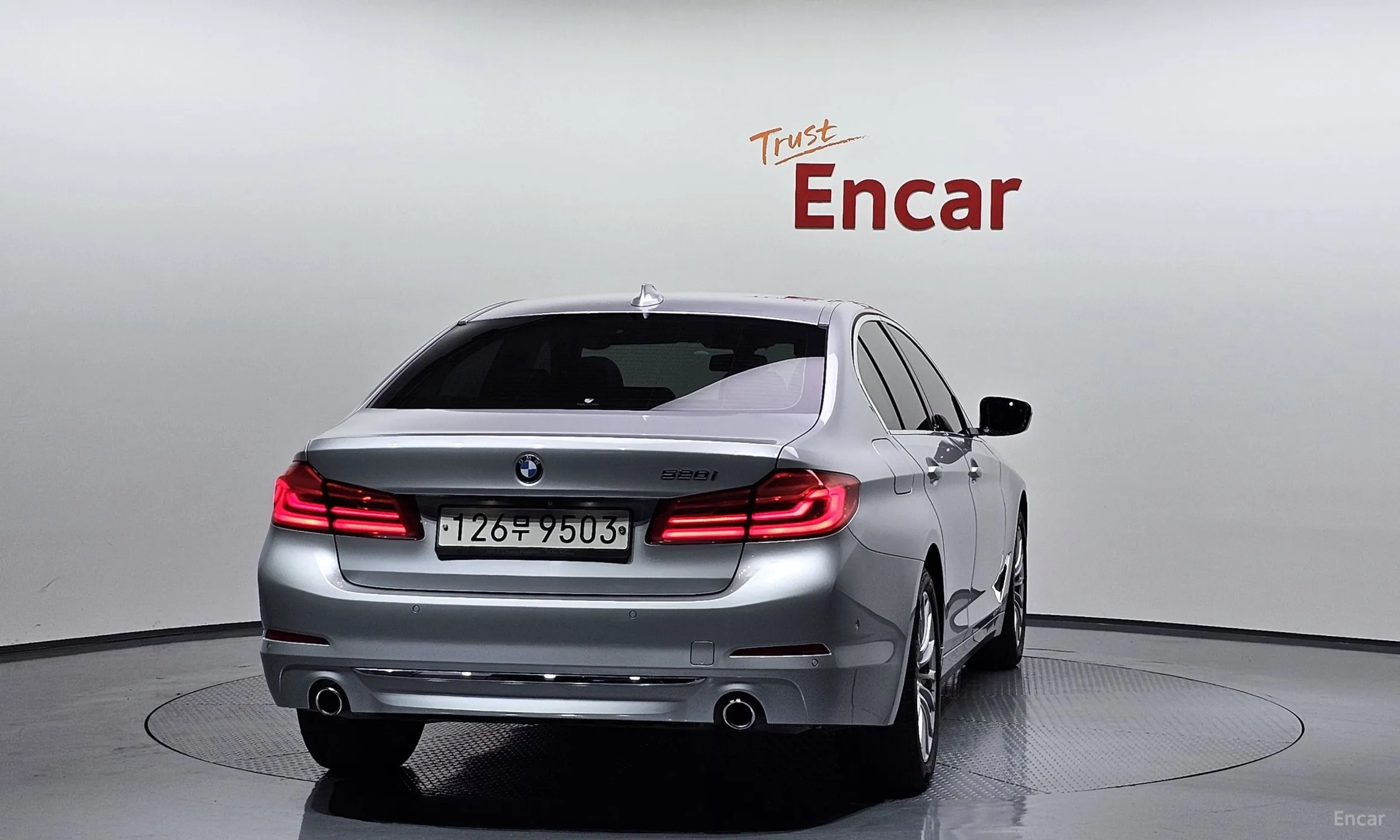 BMW 5 Series (G30) превью 3
