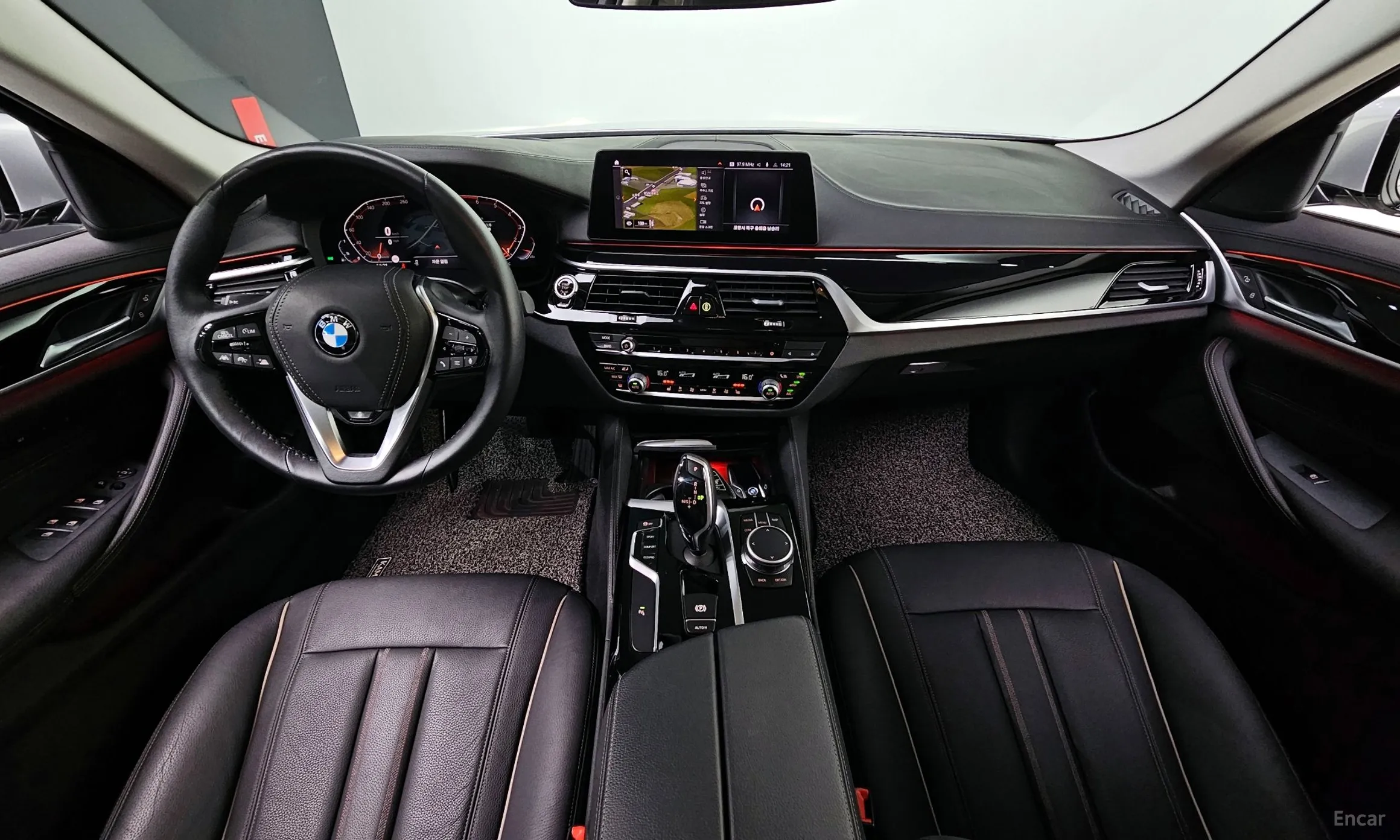BMW 5 Series (G30) превью 4