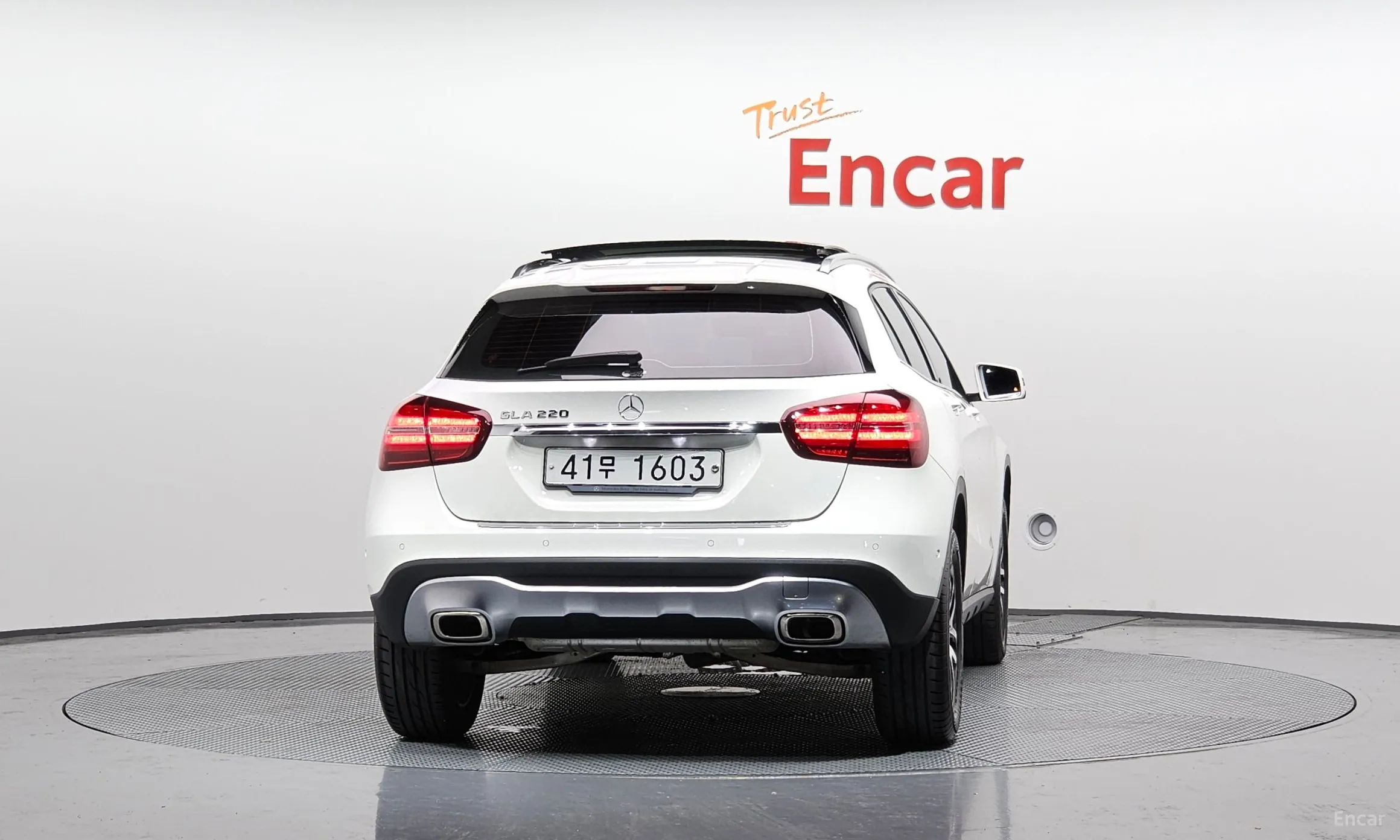 Mercedes Benz GLA-Class X156 превью 3