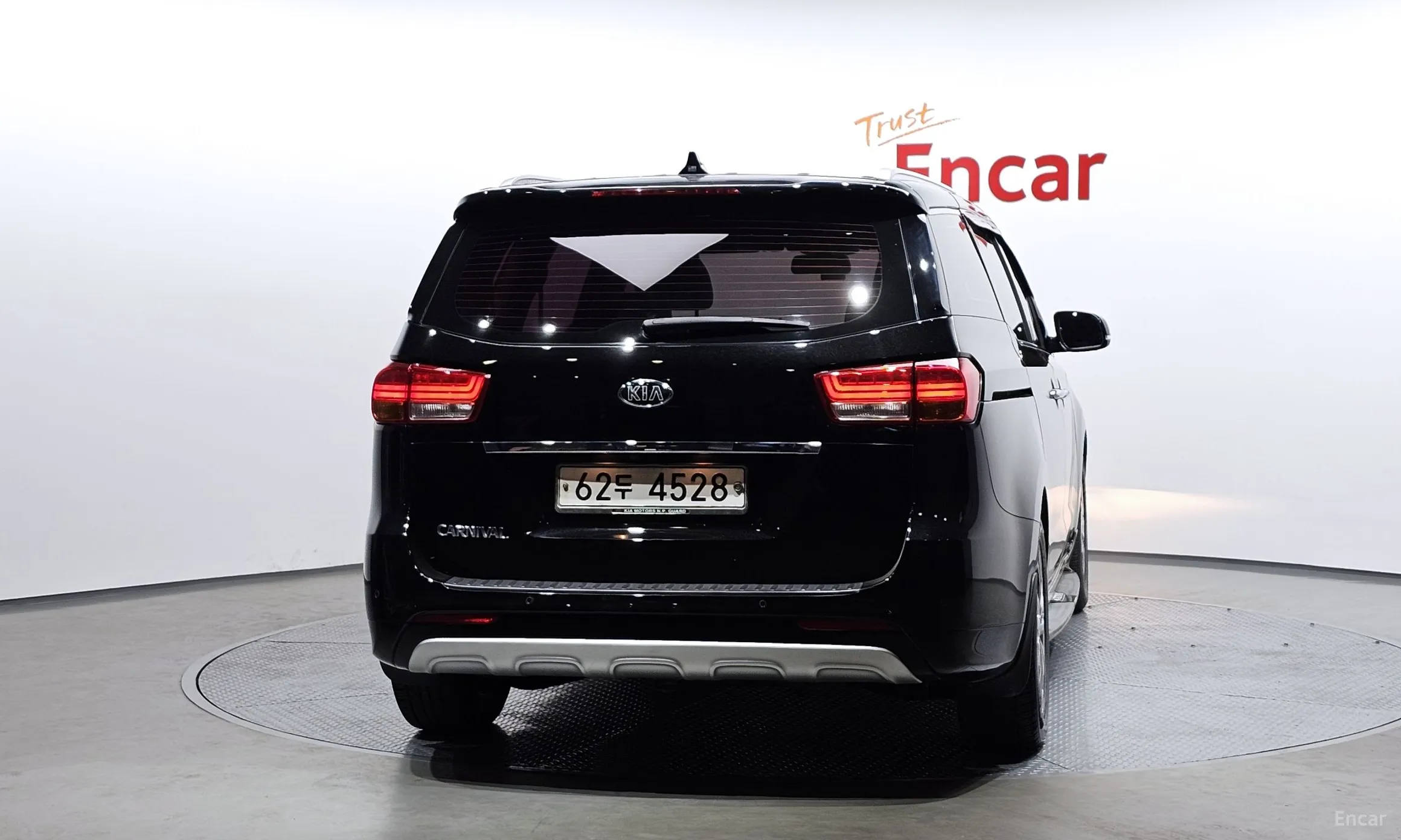Kia Carnival превью 3