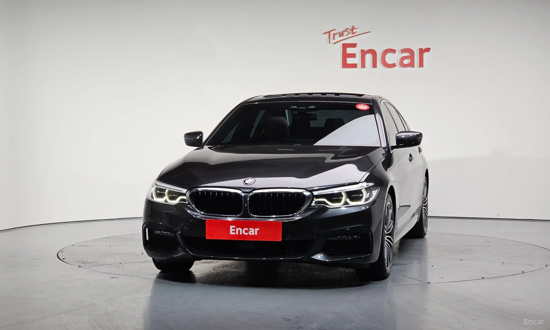 BMW 5 Series (G30) превью 2