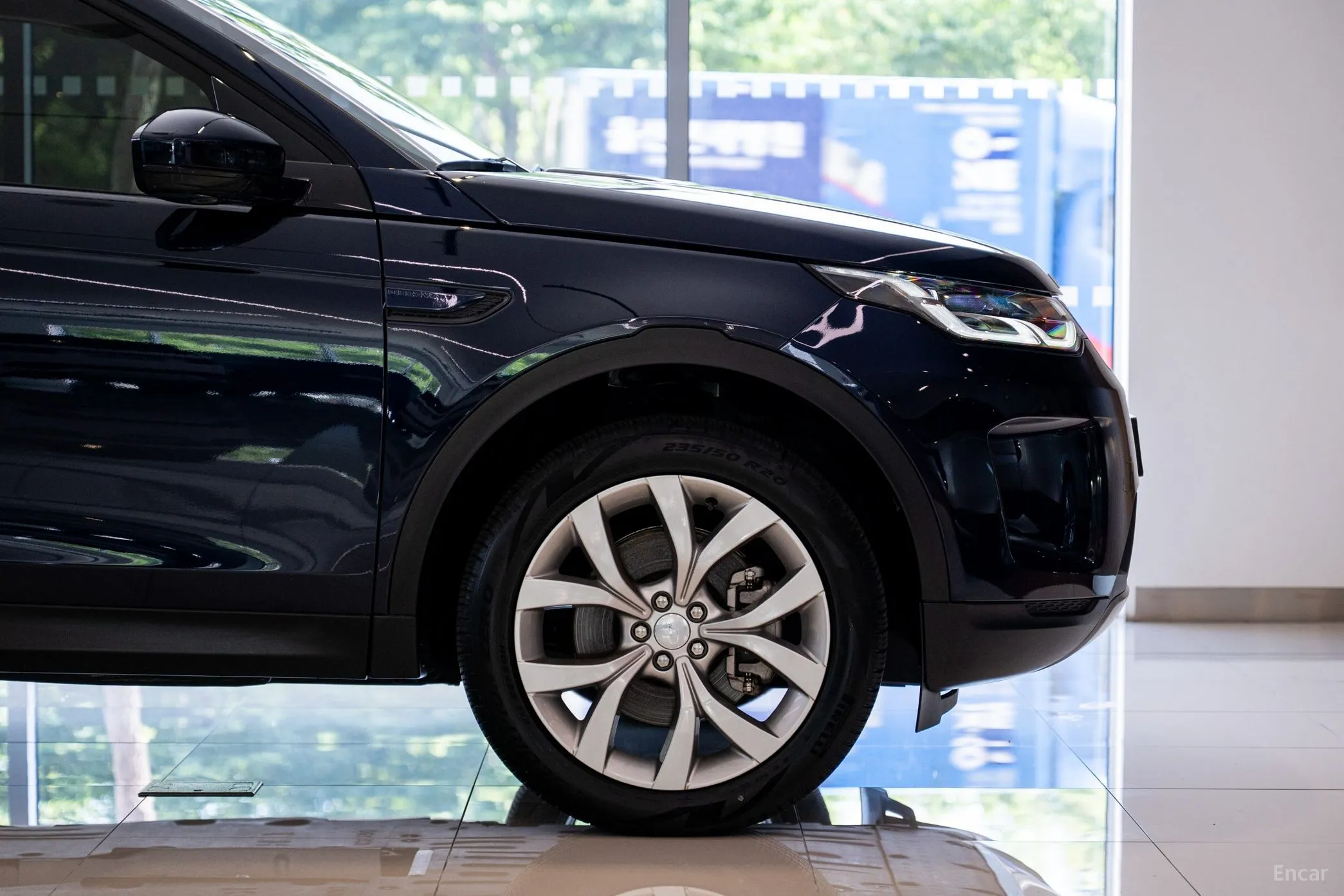 Land Rover Discovery Sports превью 2