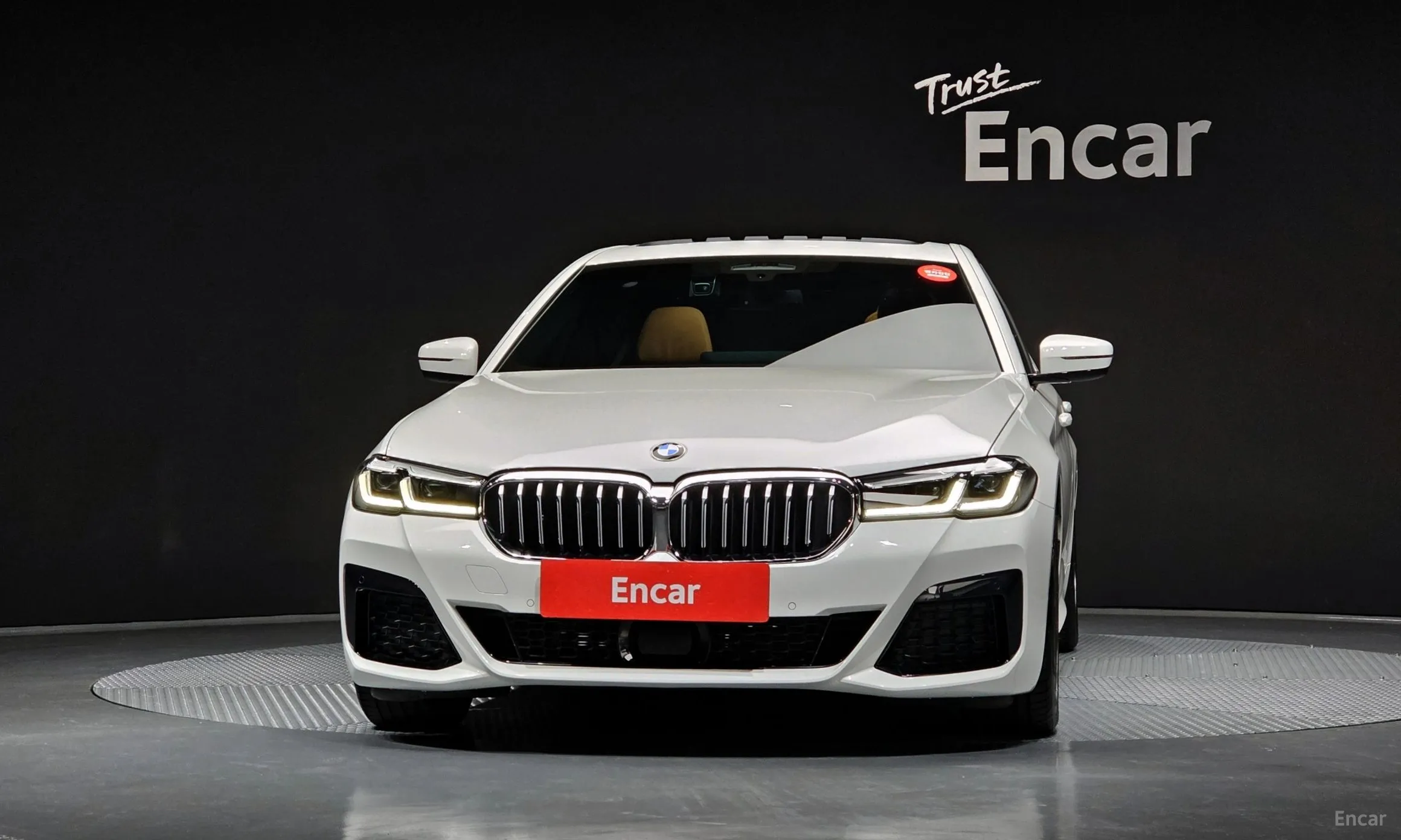 BMW 5 Series (G30) превью 2