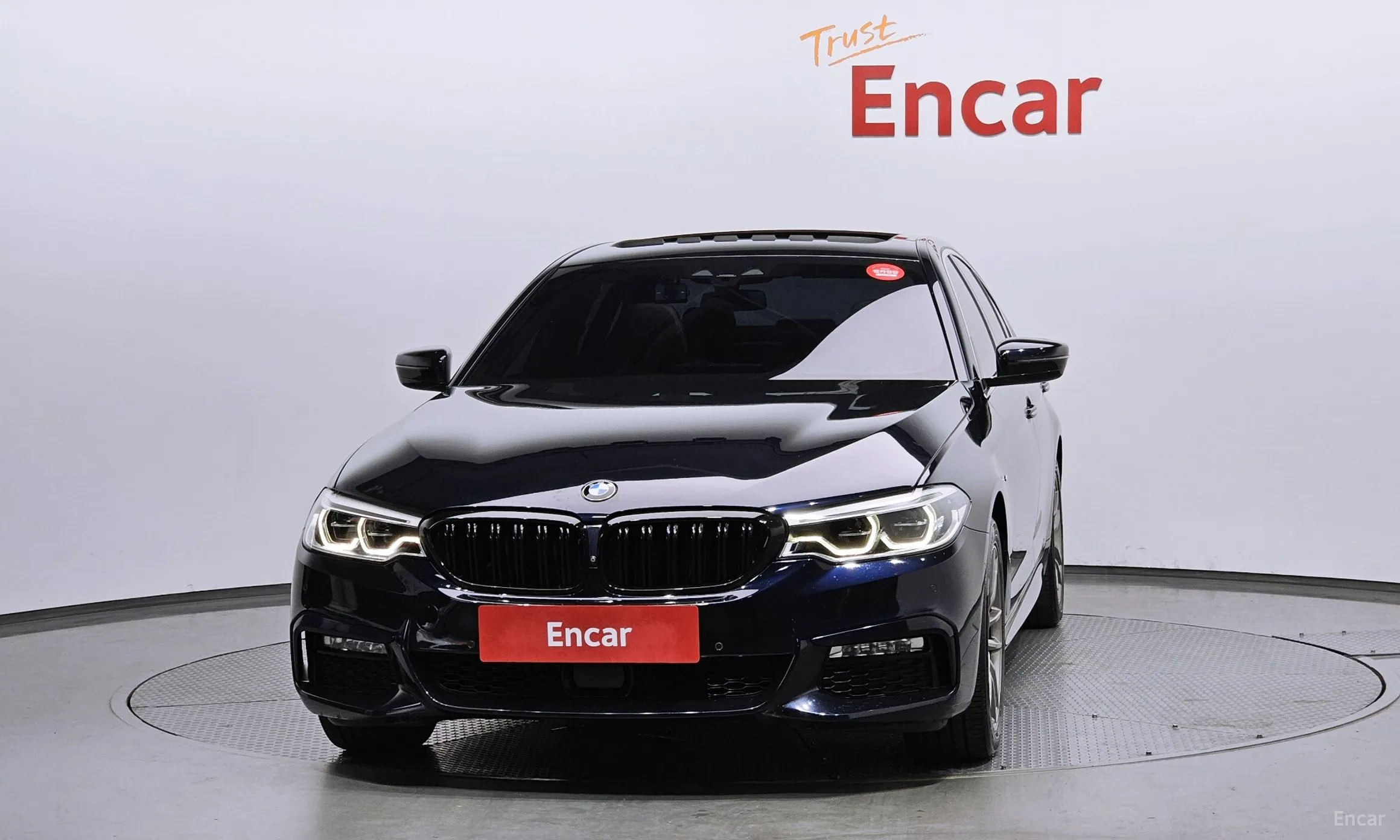 BMW 5 Series (G30) превью 2