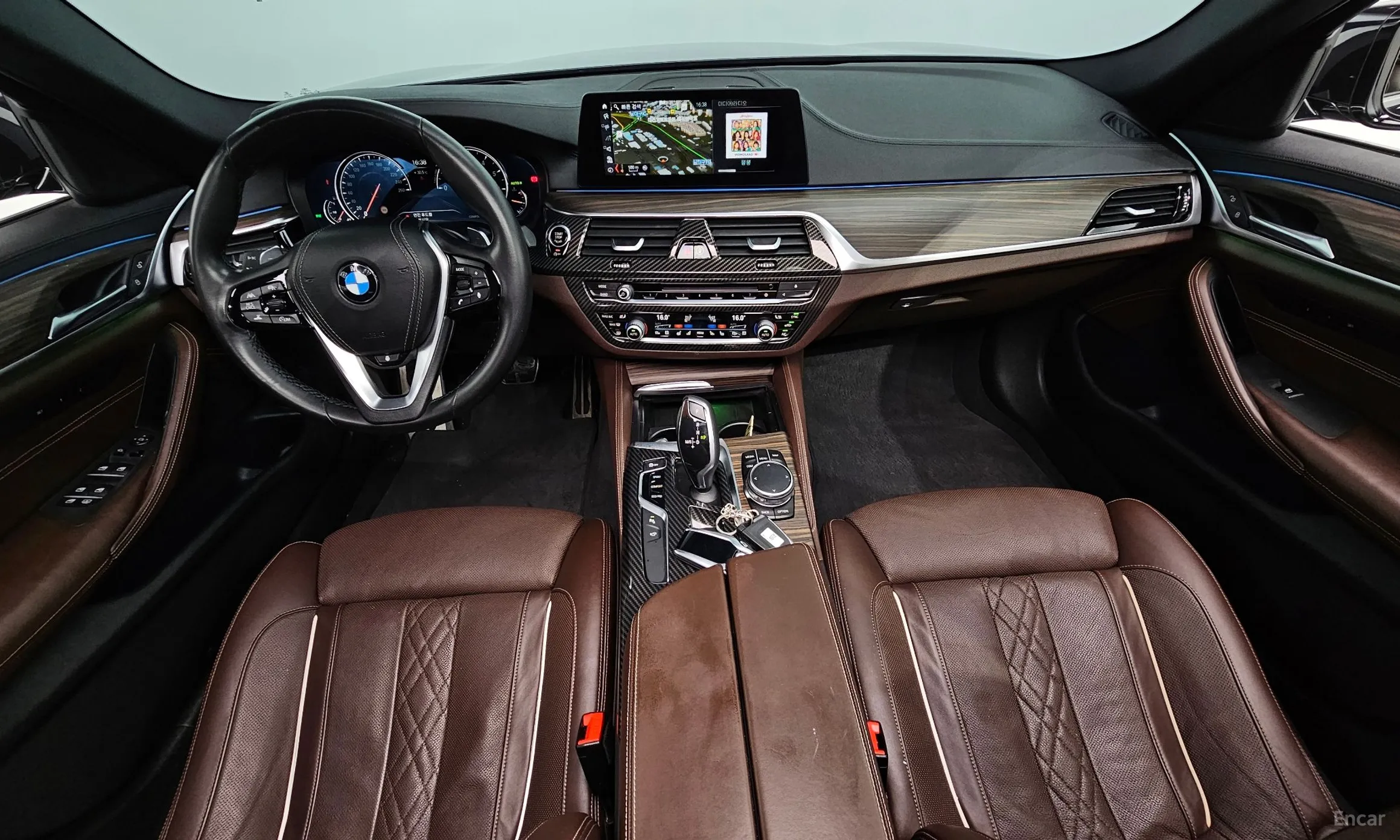 BMW 5 Series (G30) превью 4