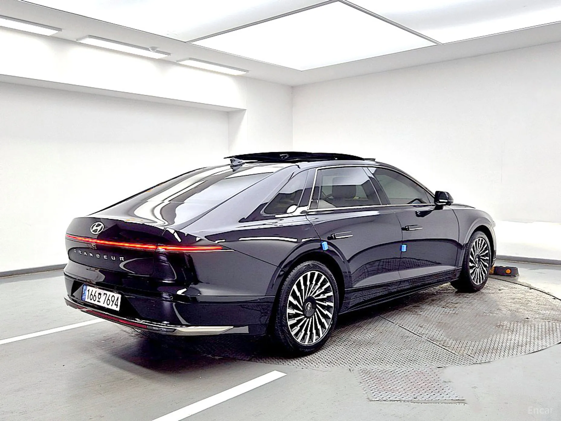 Hyundai Grandeur (GN7)