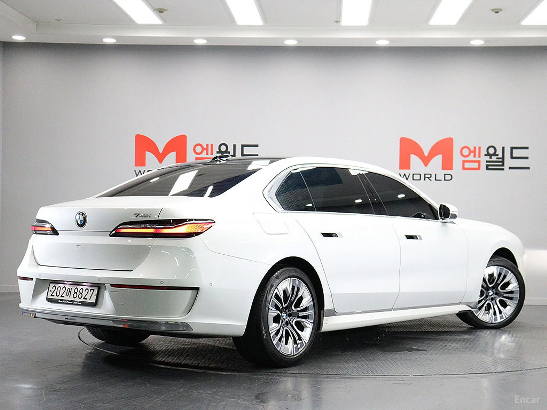 BMW 7 Series (G70) превью 2