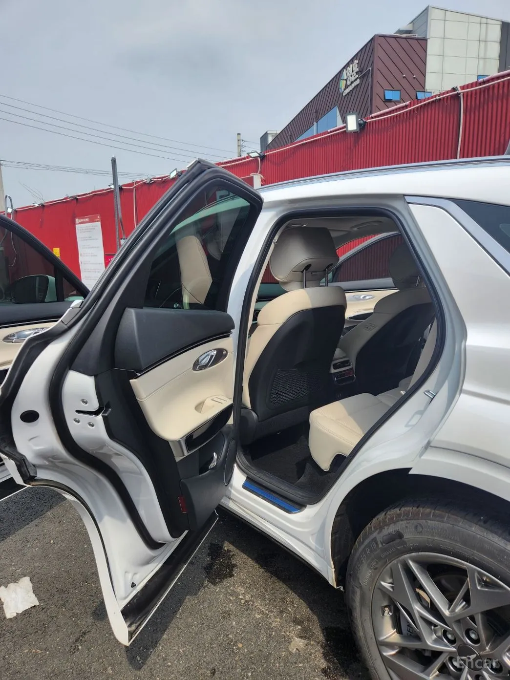 Genesis GV70 превью 11