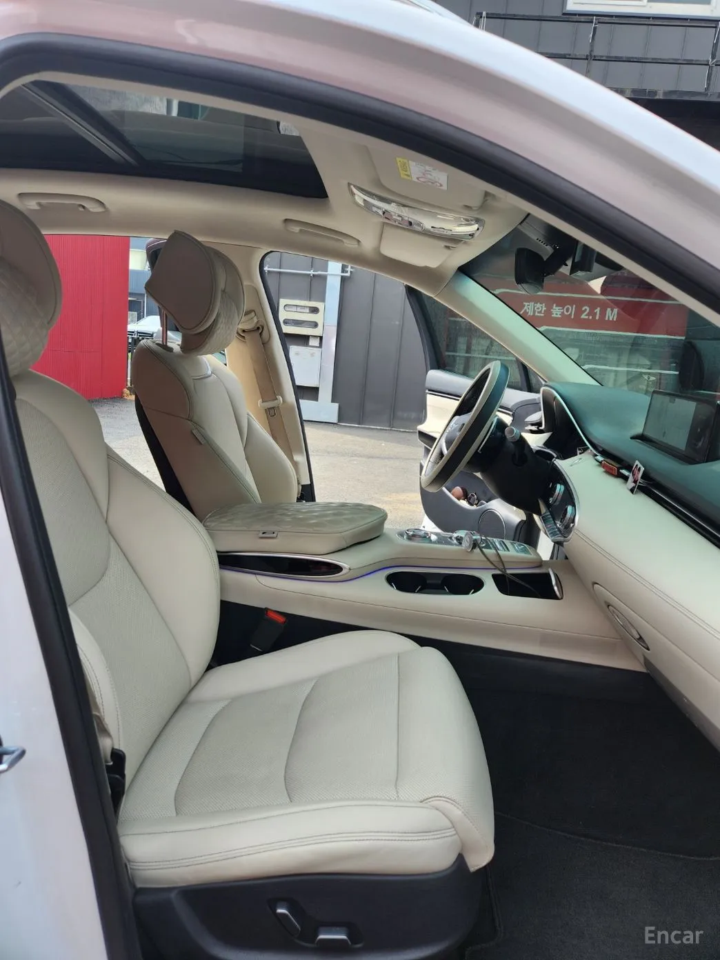 Genesis GV70 превью 13