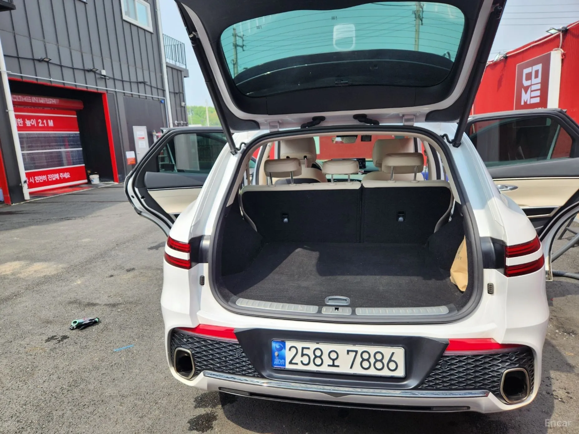Genesis GV70 превью 8