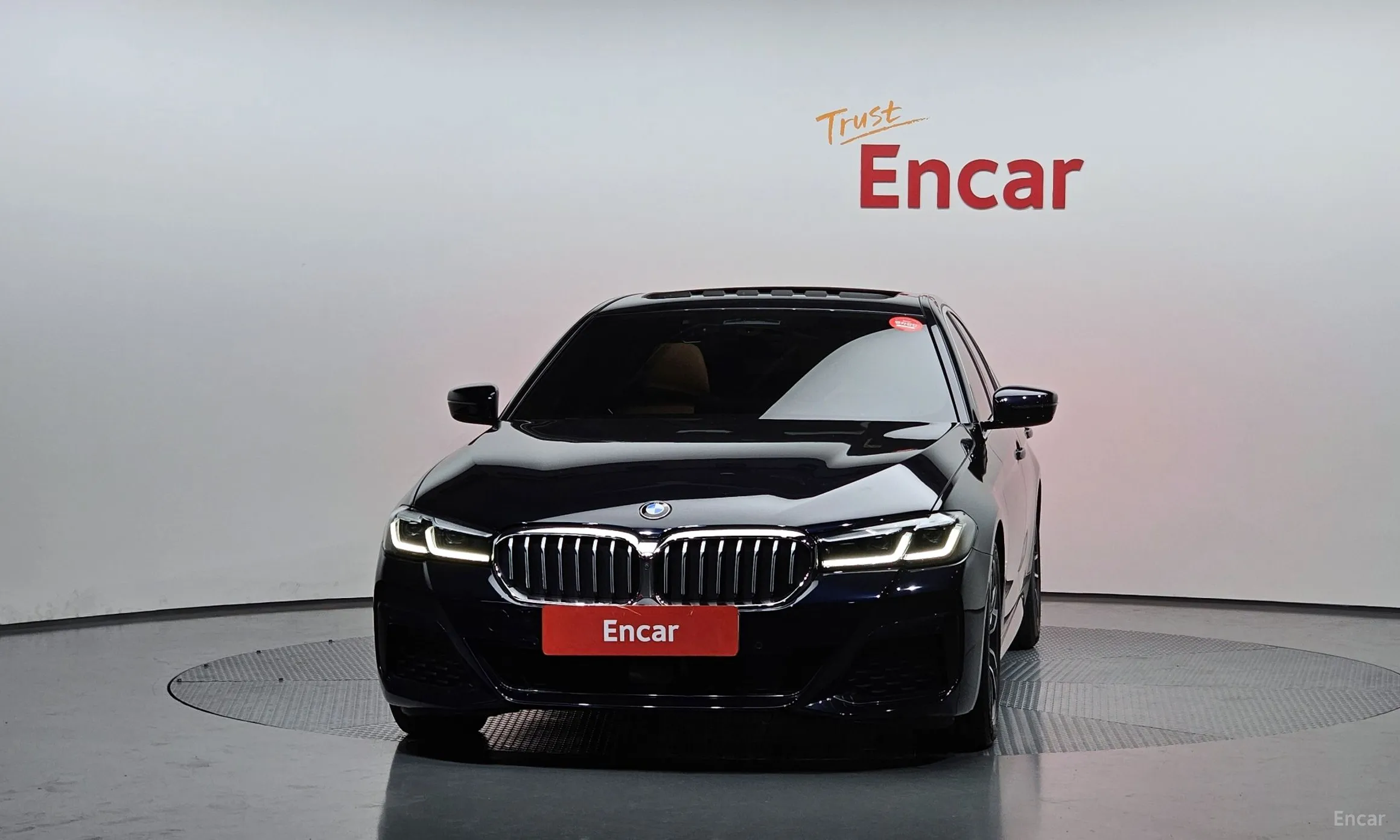 BMW 5 Series (G30) превью 2