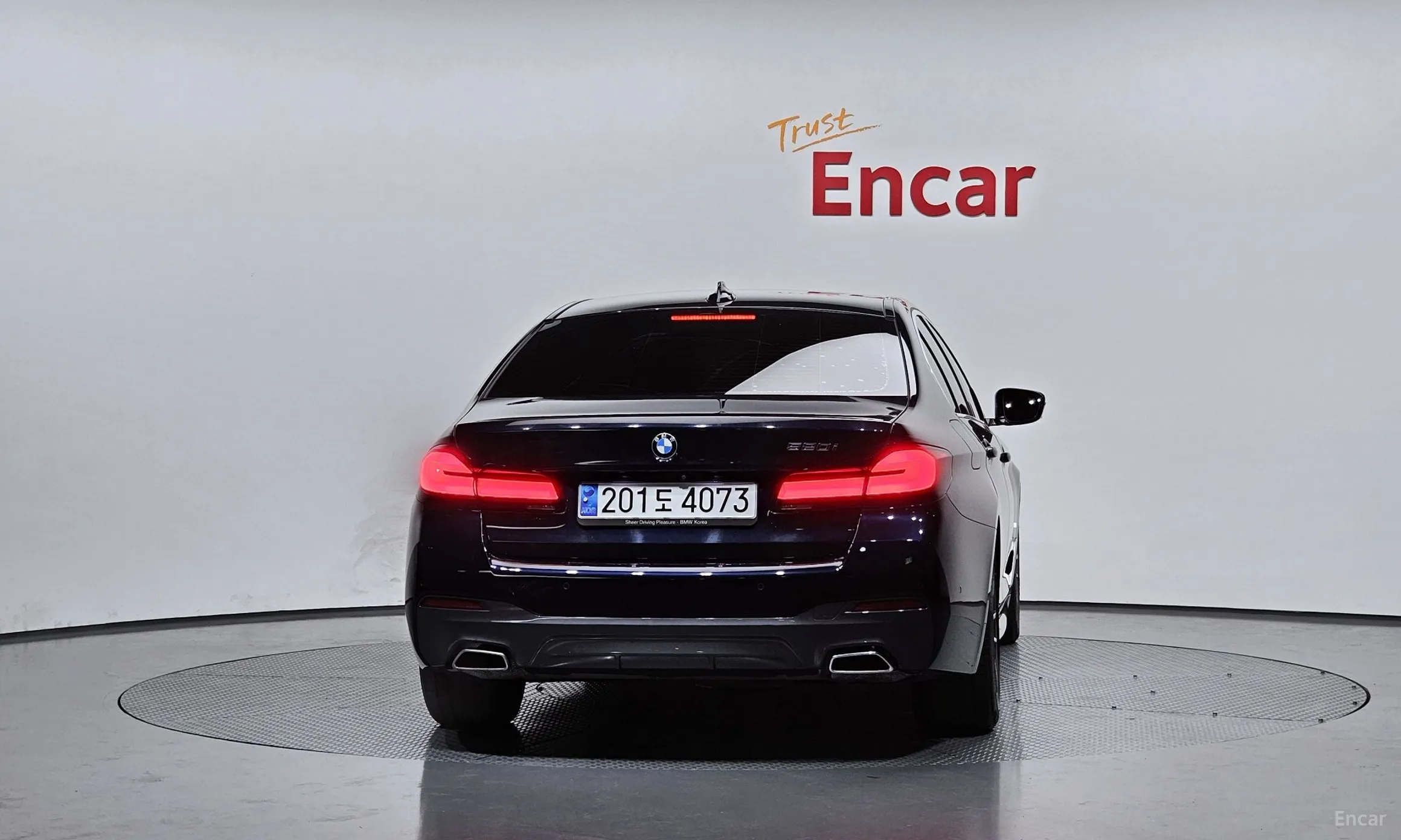 BMW 5 Series (G30) превью 3