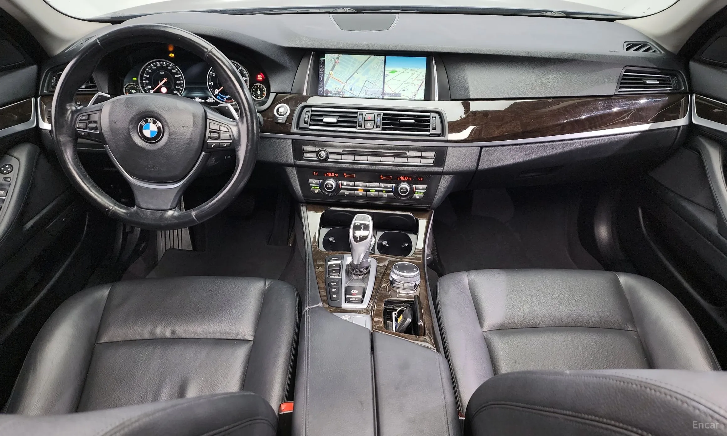 BMW 5 Series (F10) превью 4