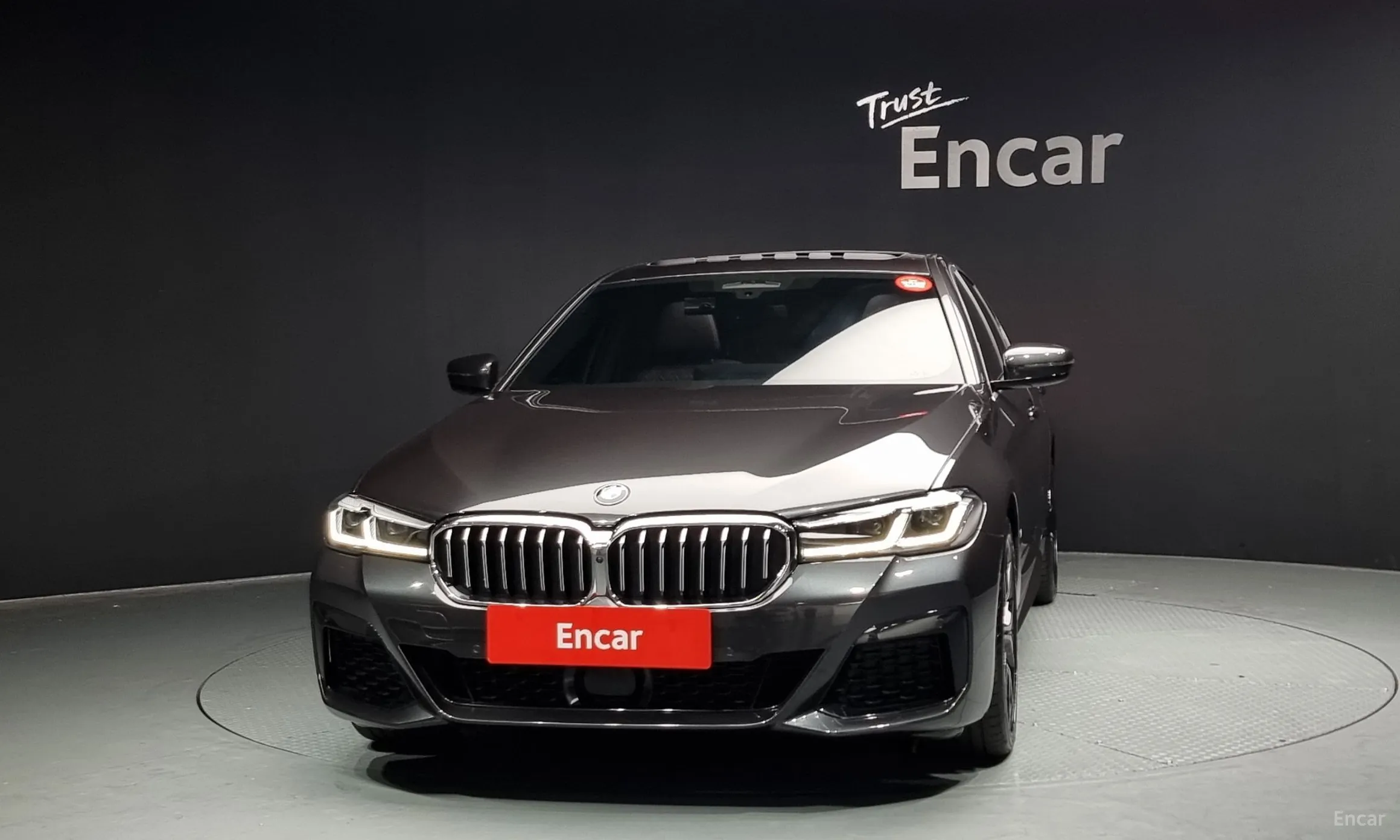 BMW 5 Series (G30) превью 2