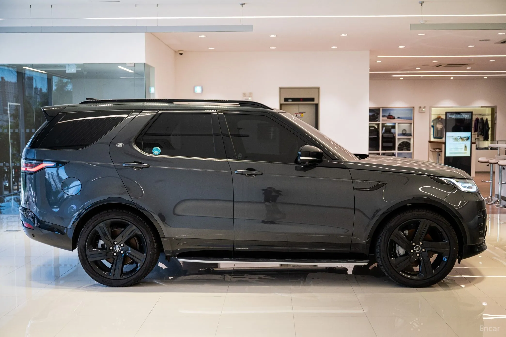 Land Rover Discovery 5 превью 2