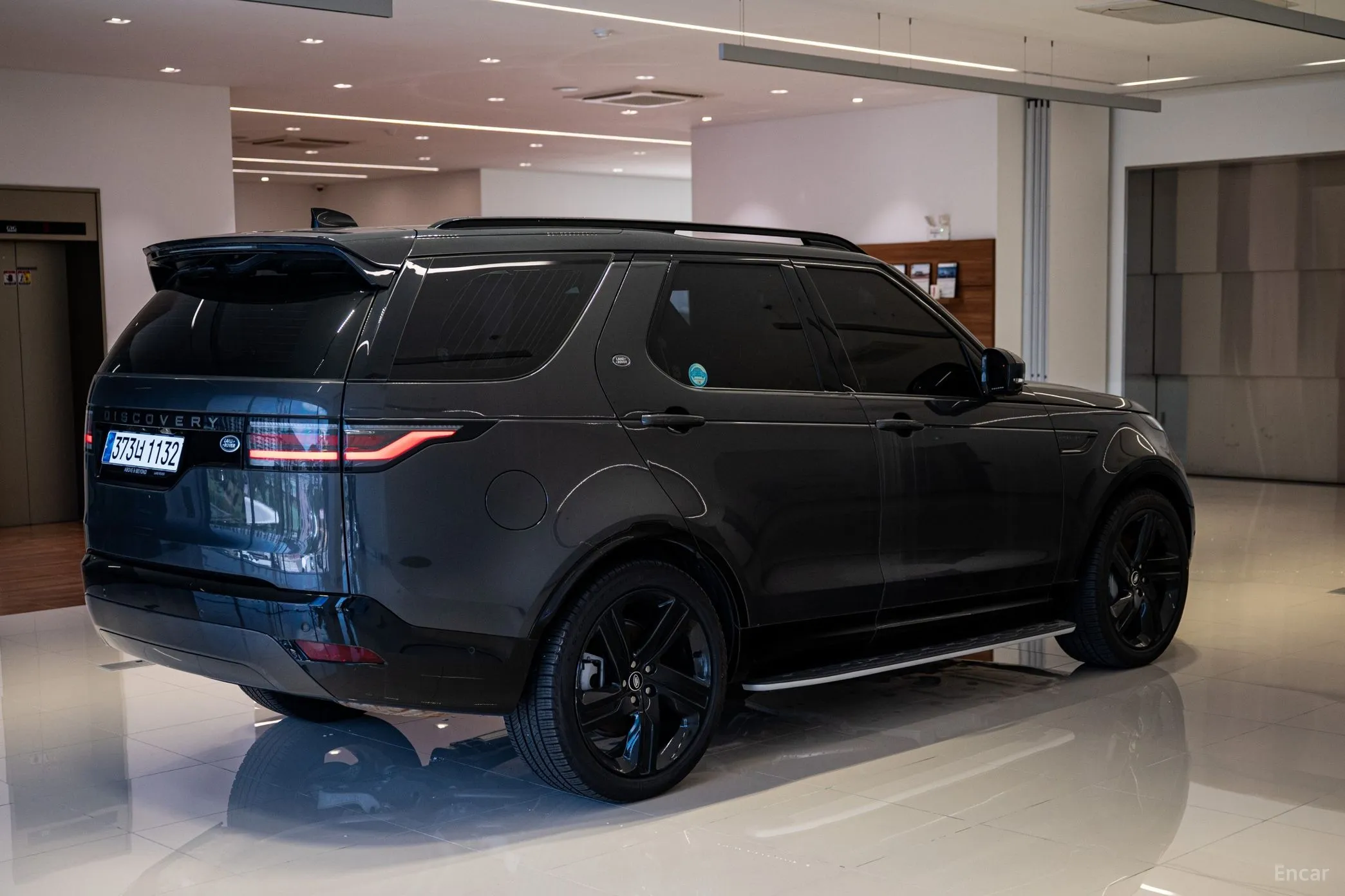 Land Rover Discovery 5 превью 3