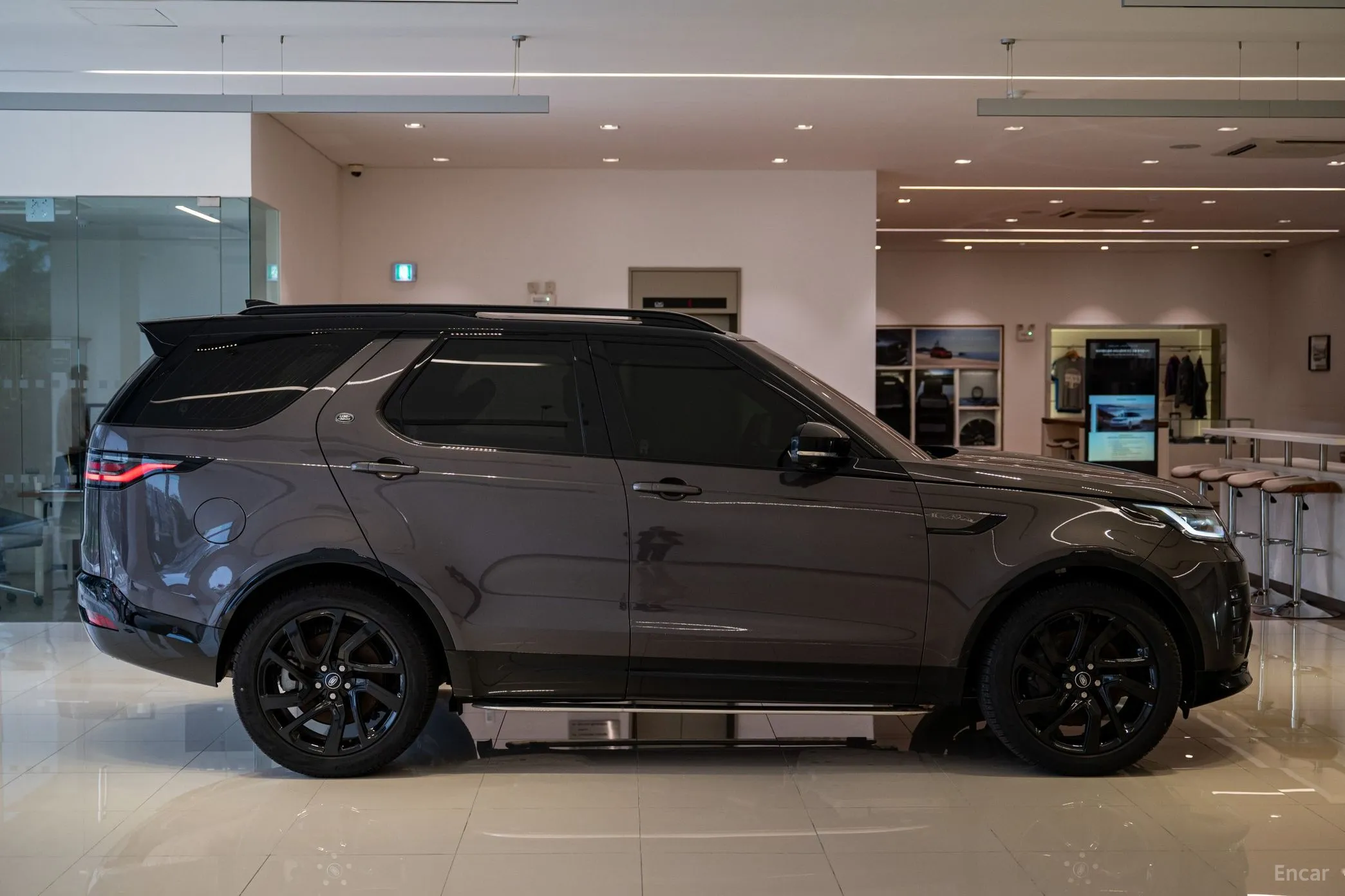 Land Rover Discovery 5 превью 2