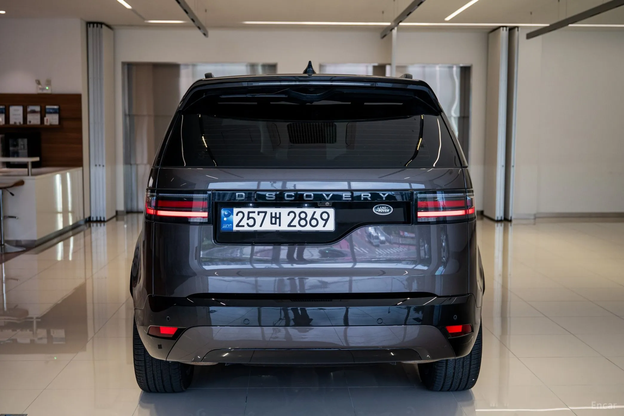 Land Rover Discovery 5 превью 3