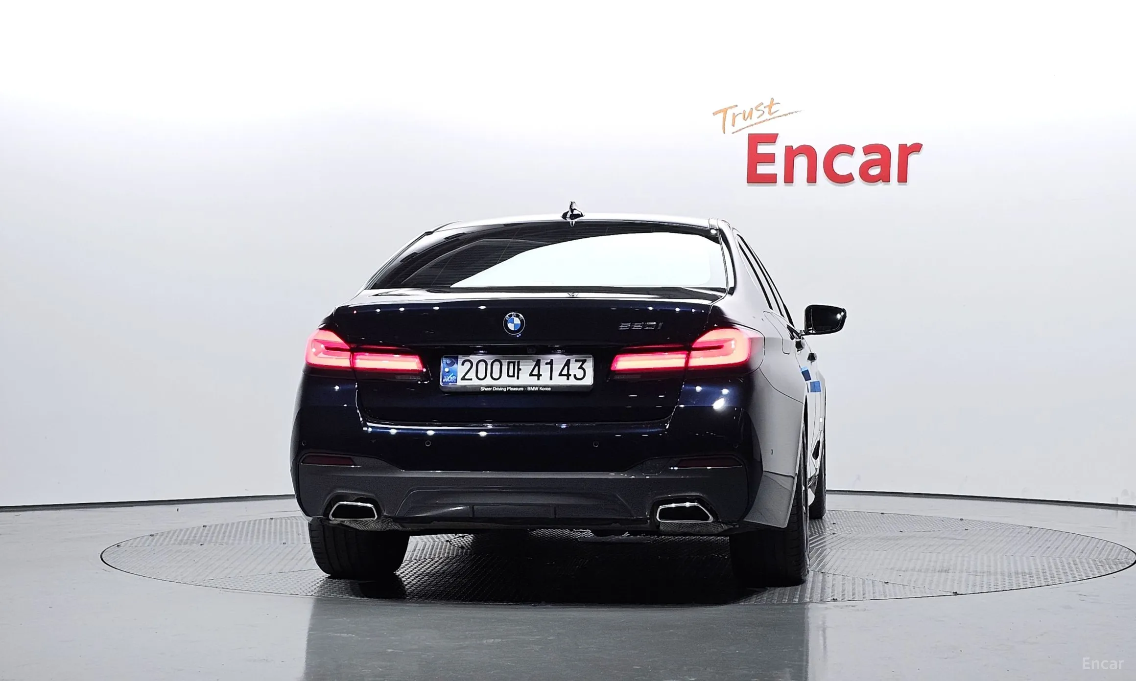 BMW 5 Series (G30) превью 3