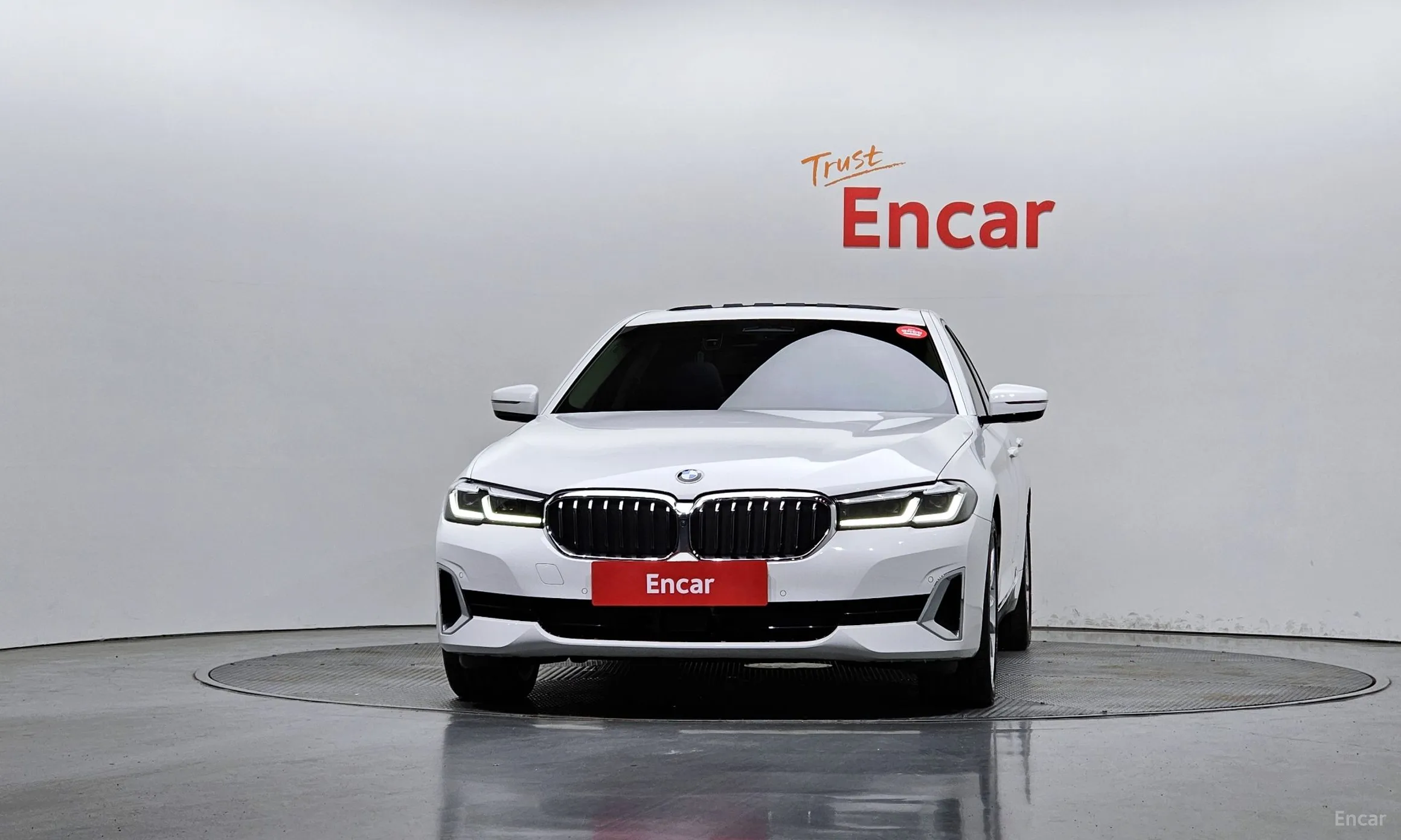 BMW 5 Series (G30) превью 2