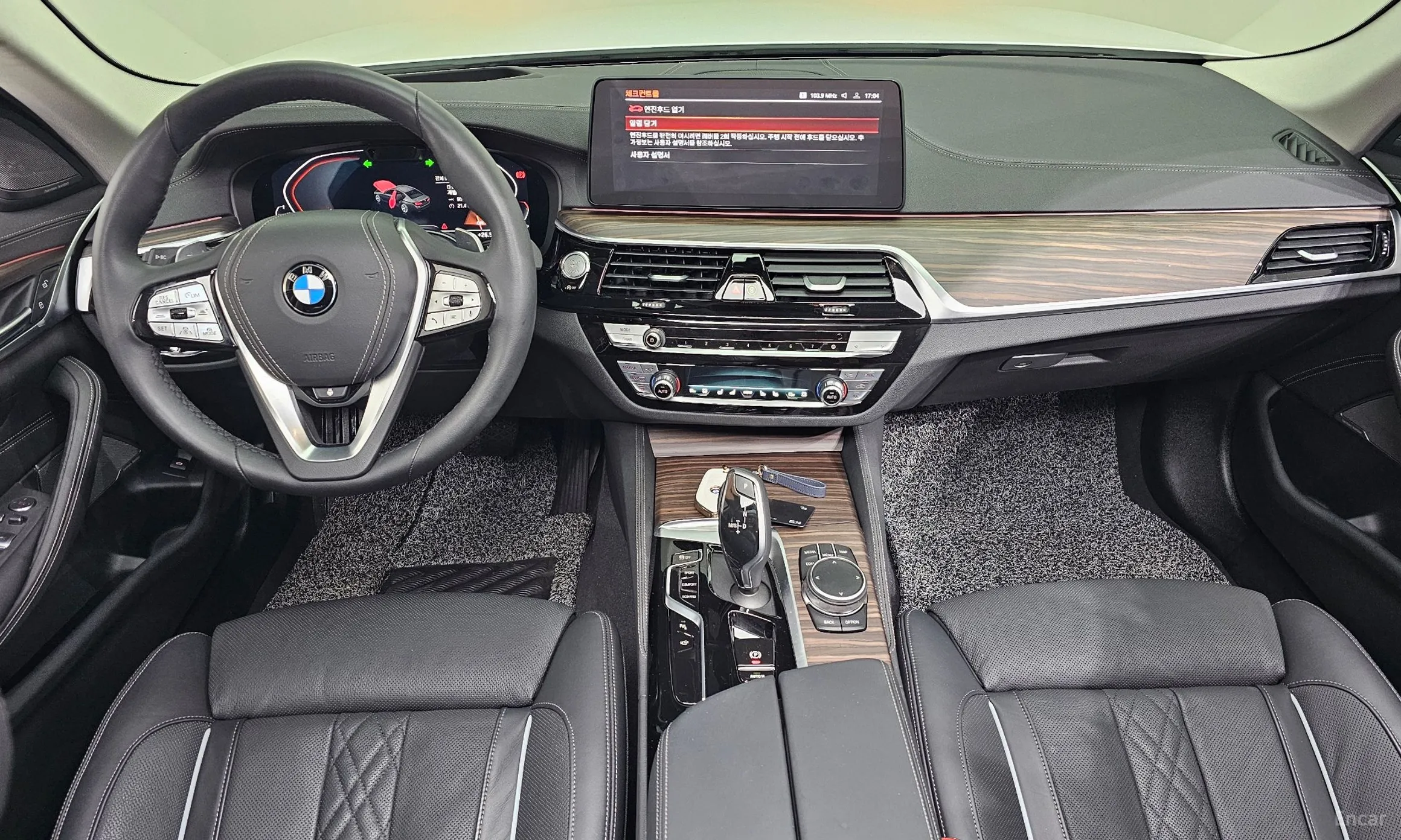 BMW 5 Series (G30) превью 4