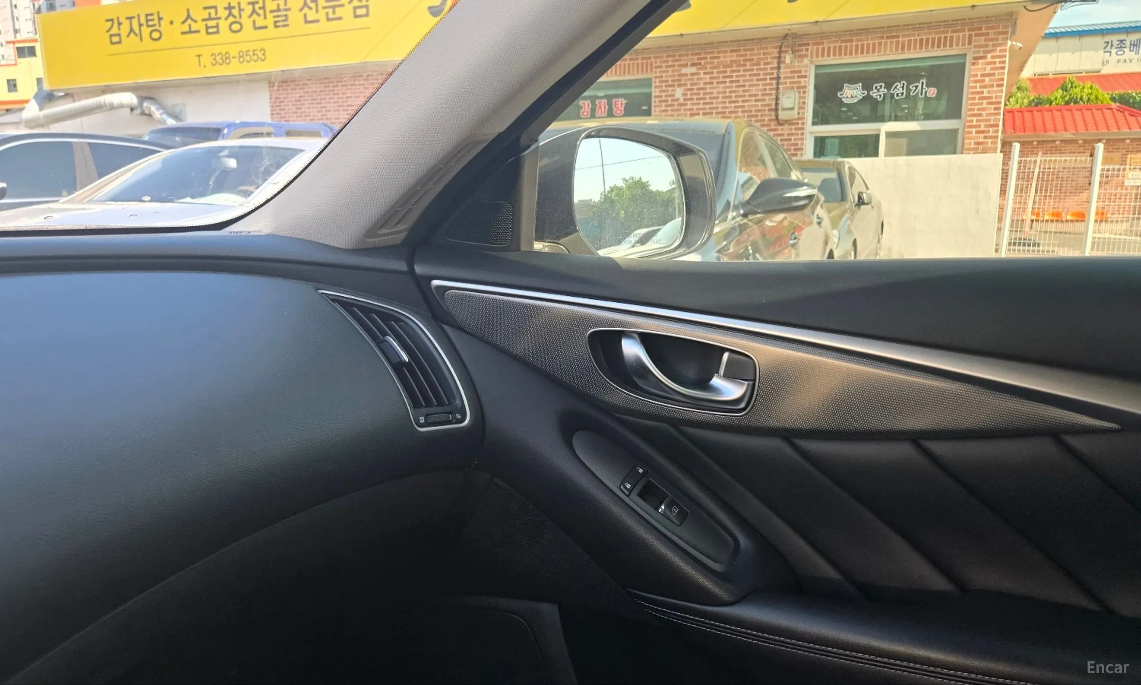 Infiniti Q50 превью 15