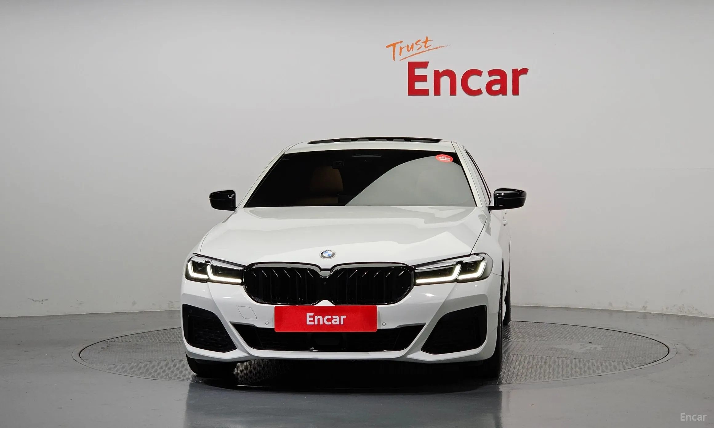 BMW 5 Series (G30) превью 2