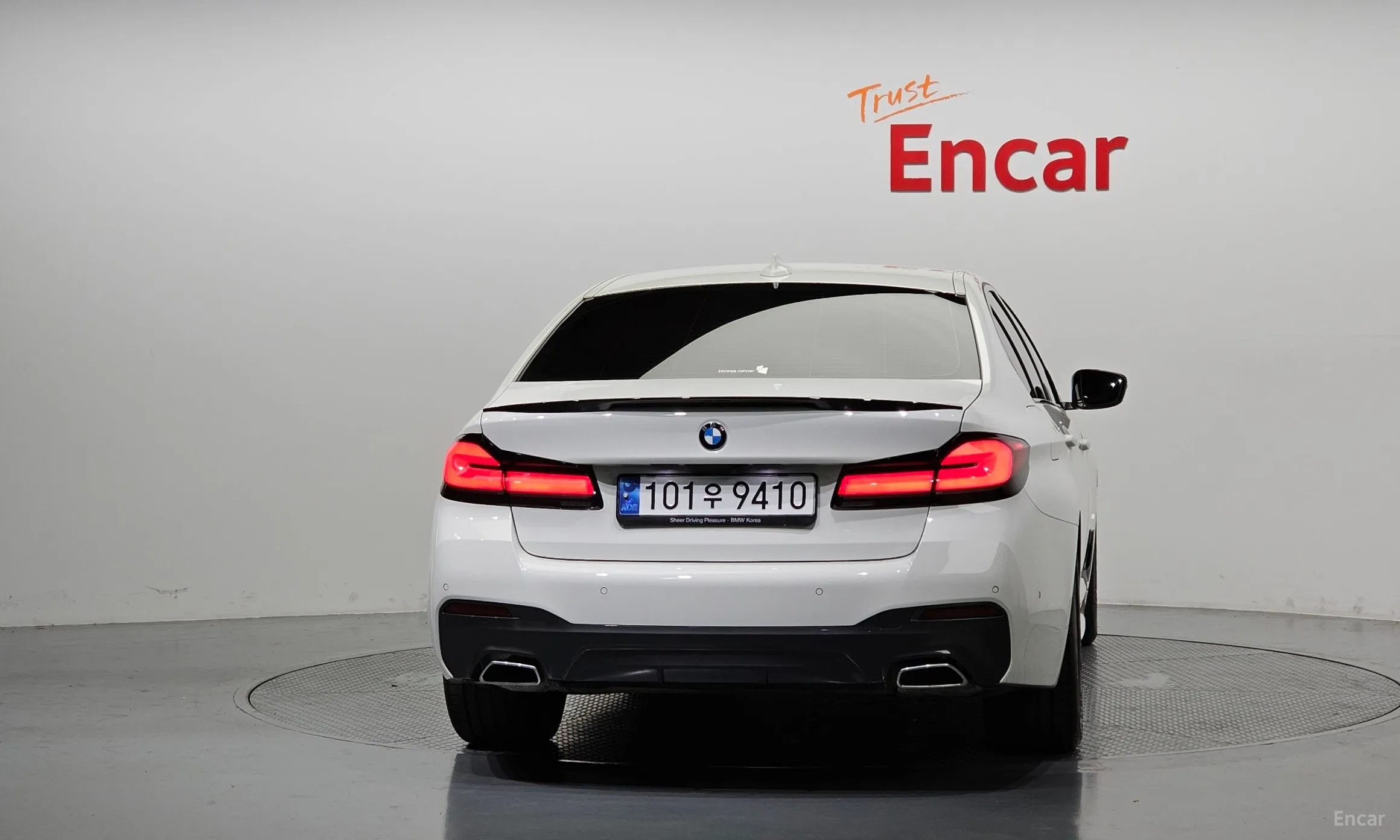 BMW 5 Series (G30) превью 3