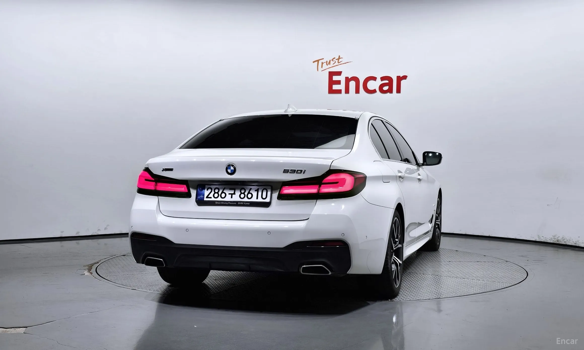 BMW 5 Series (G30) превью 3
