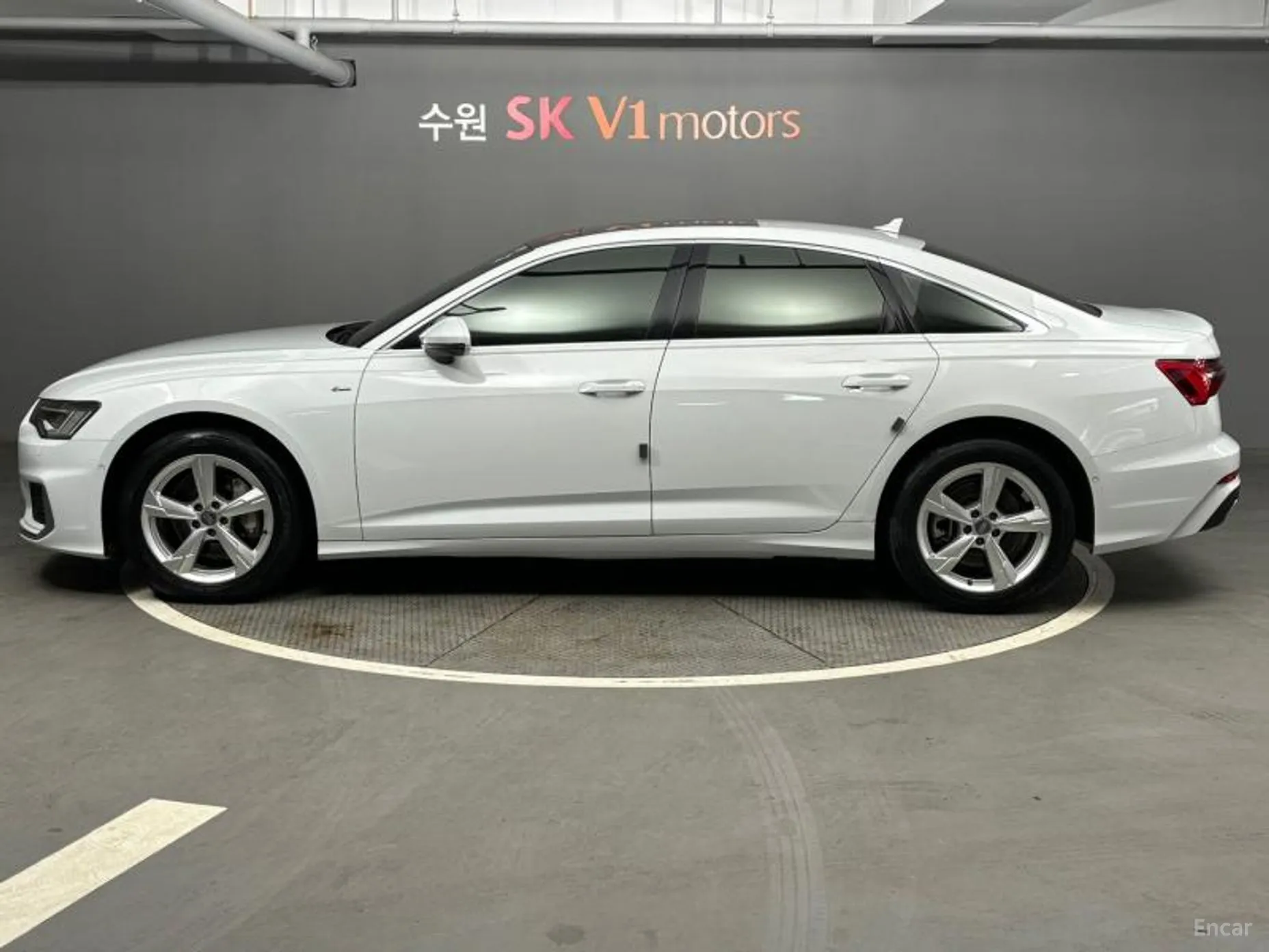 Audi A6 (C8) превью 3