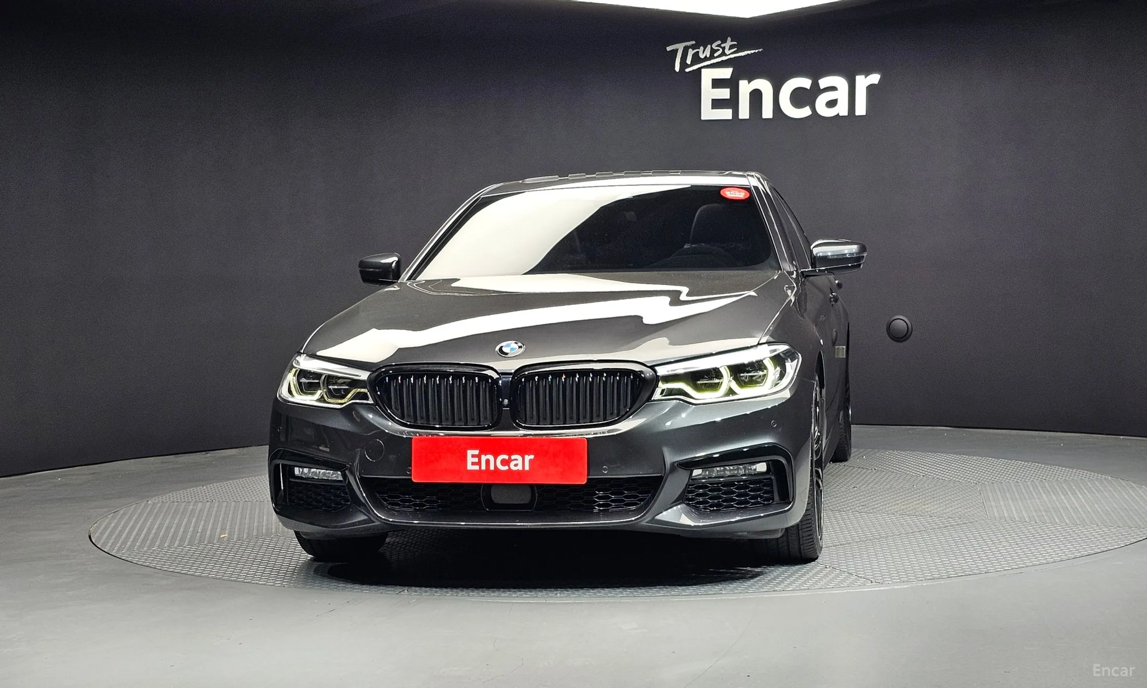 BMW 5 Series (G30) превью 2