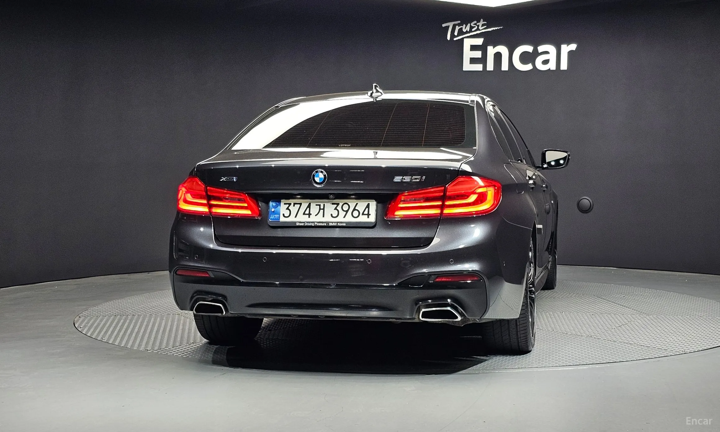 BMW 5 Series (G30) превью 3
