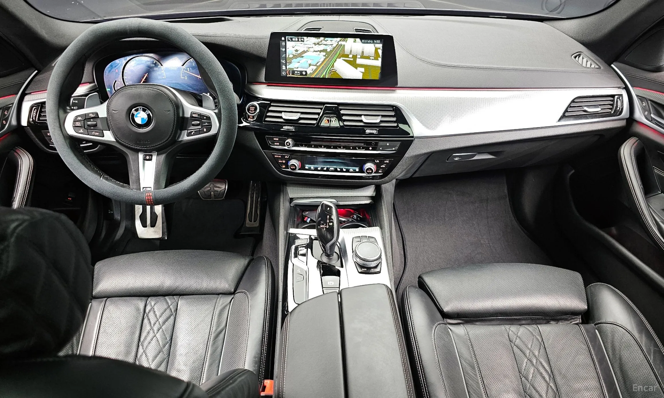 BMW 5 Series (G30) превью 4
