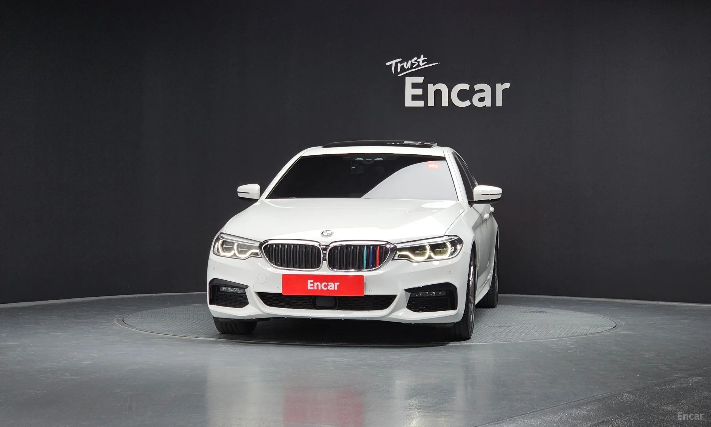 BMW 5 Series (G30) превью 2