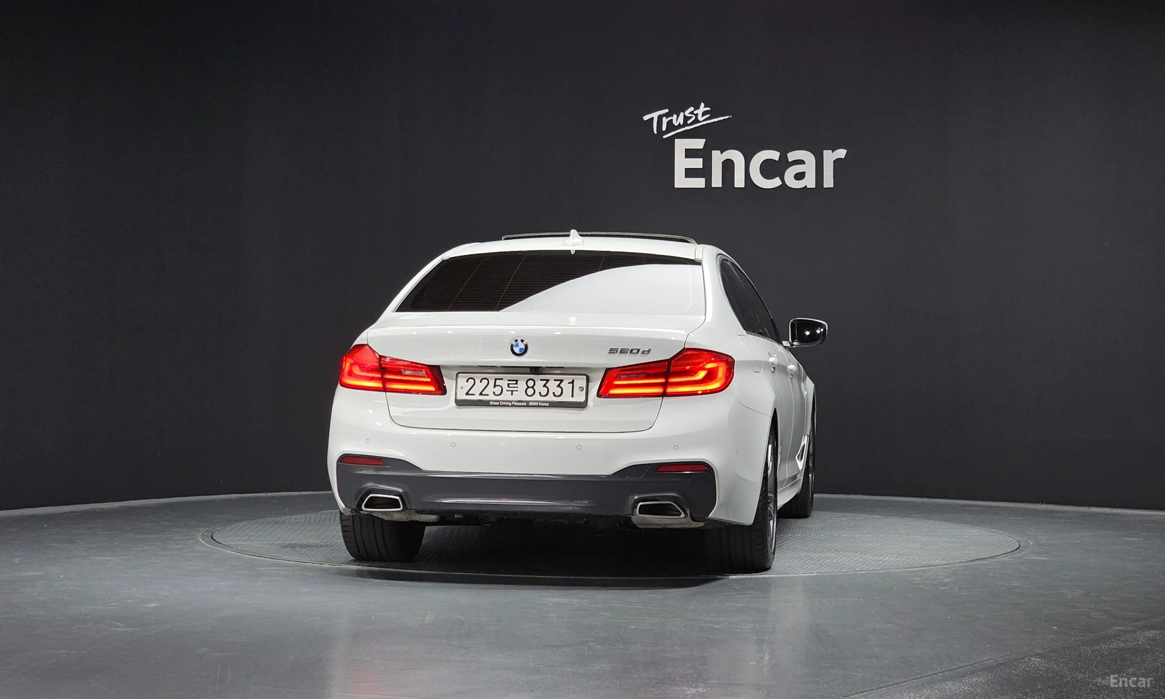 BMW 5 Series (G30) превью 3