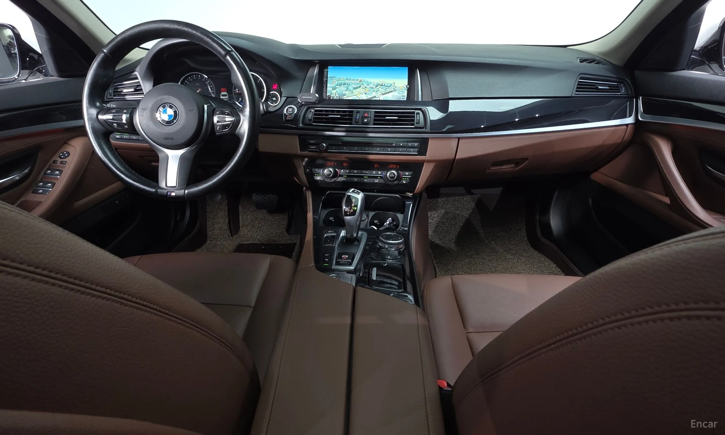 BMW 5 Series (F10) превью 4
