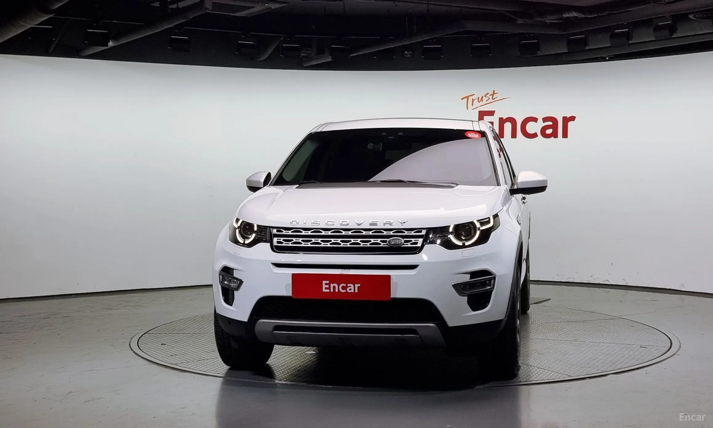 Land Rover Discovery Sports превью 2