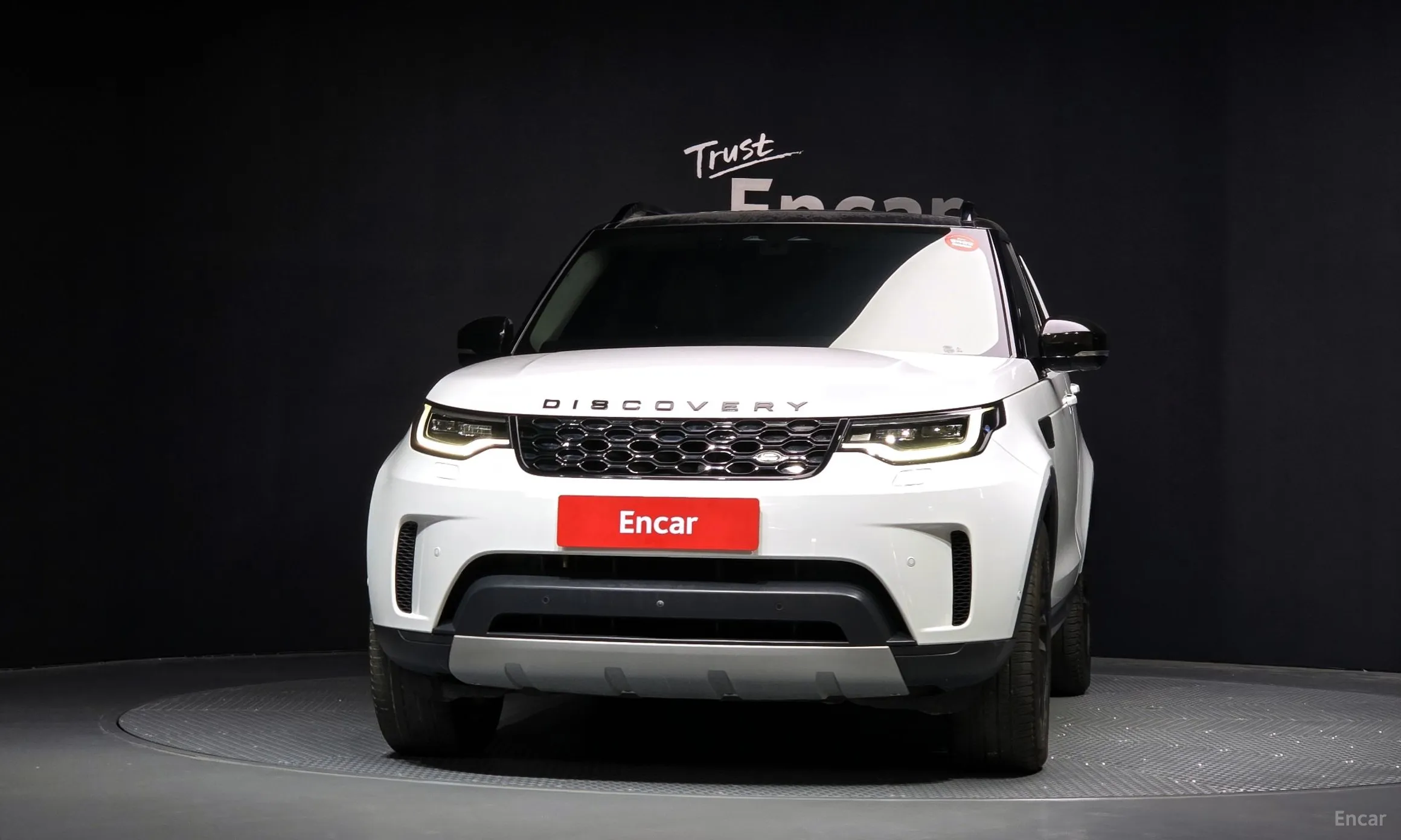 Land Rover Discovery 5