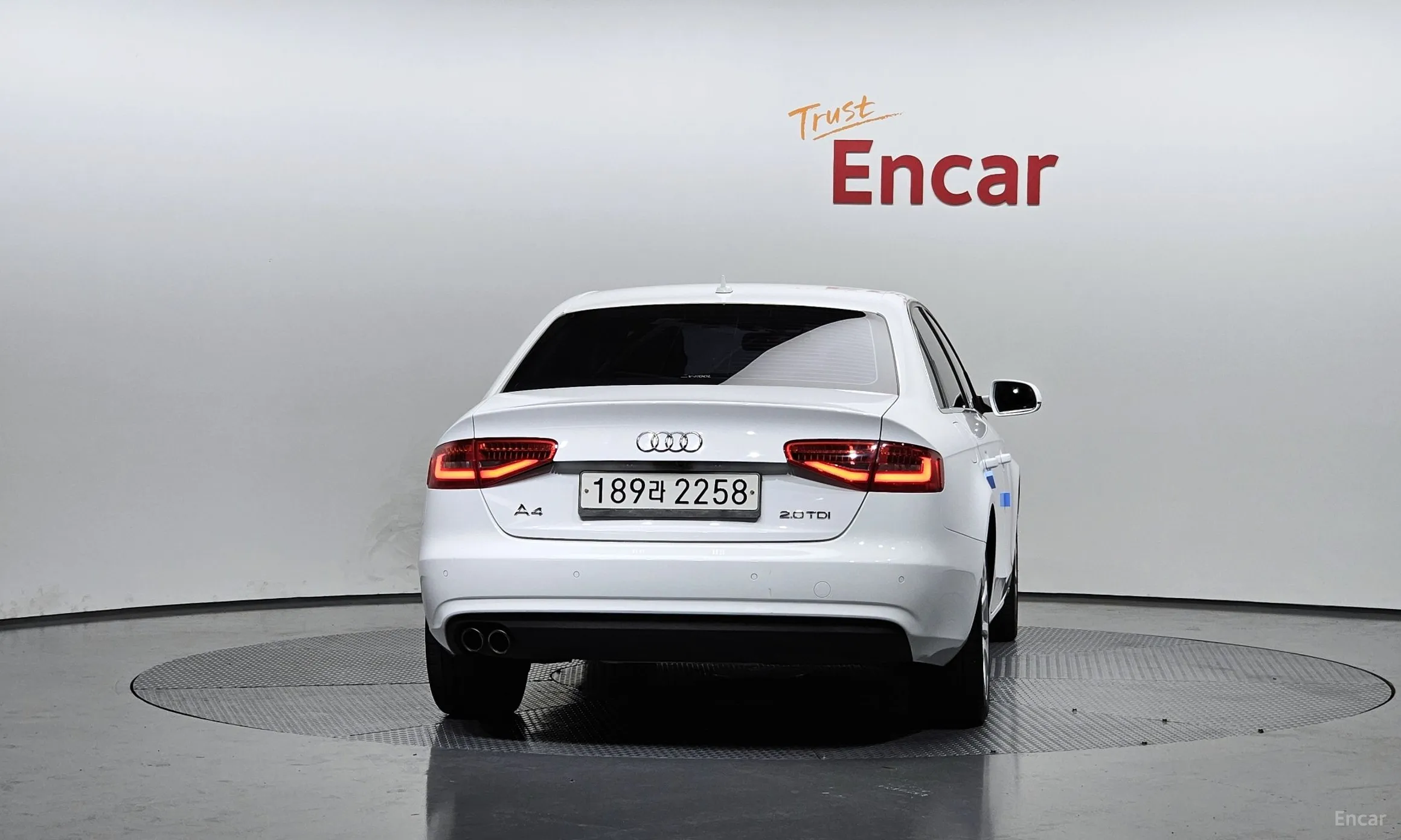 Audi New A4 превью 3