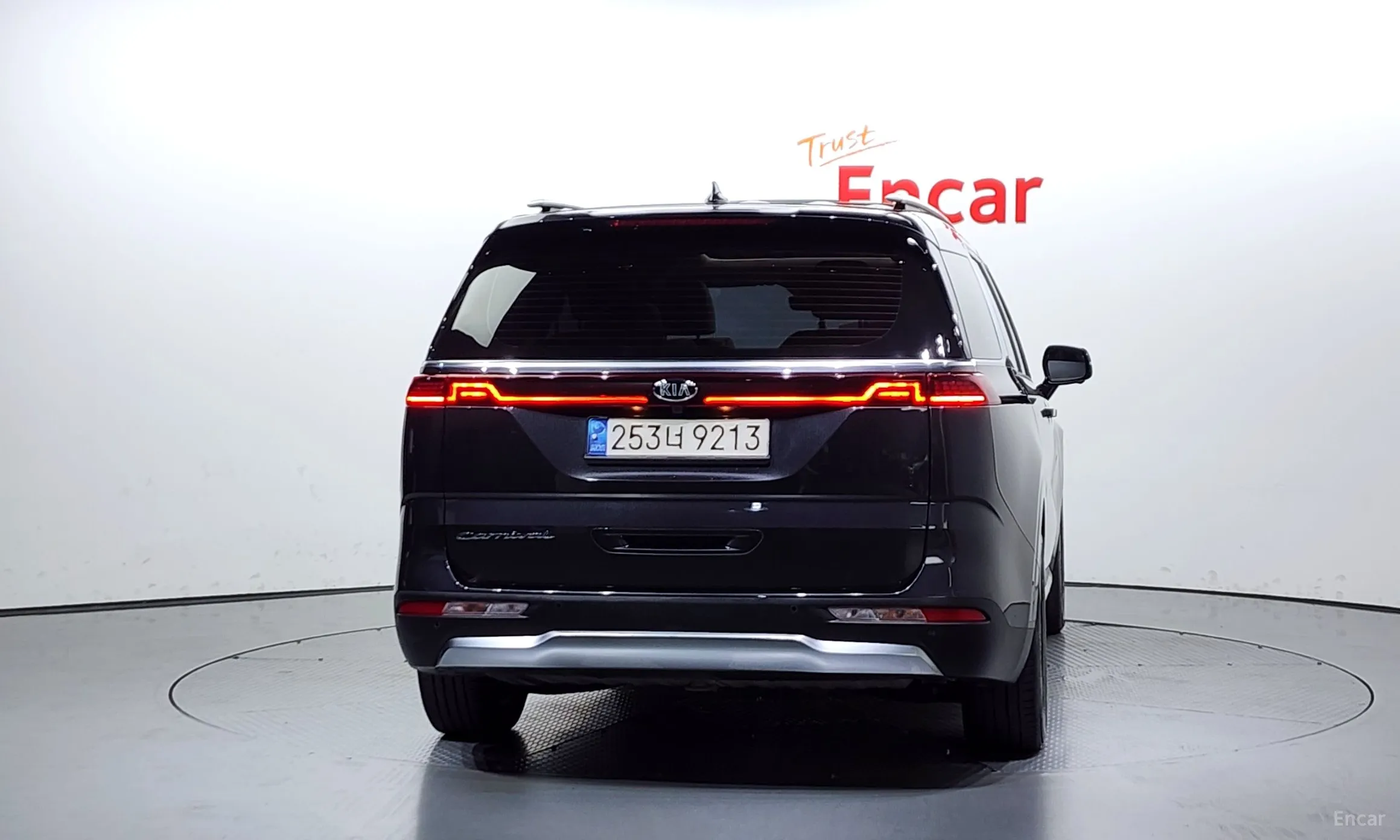 Kia Carnival Gen 4 превью 3