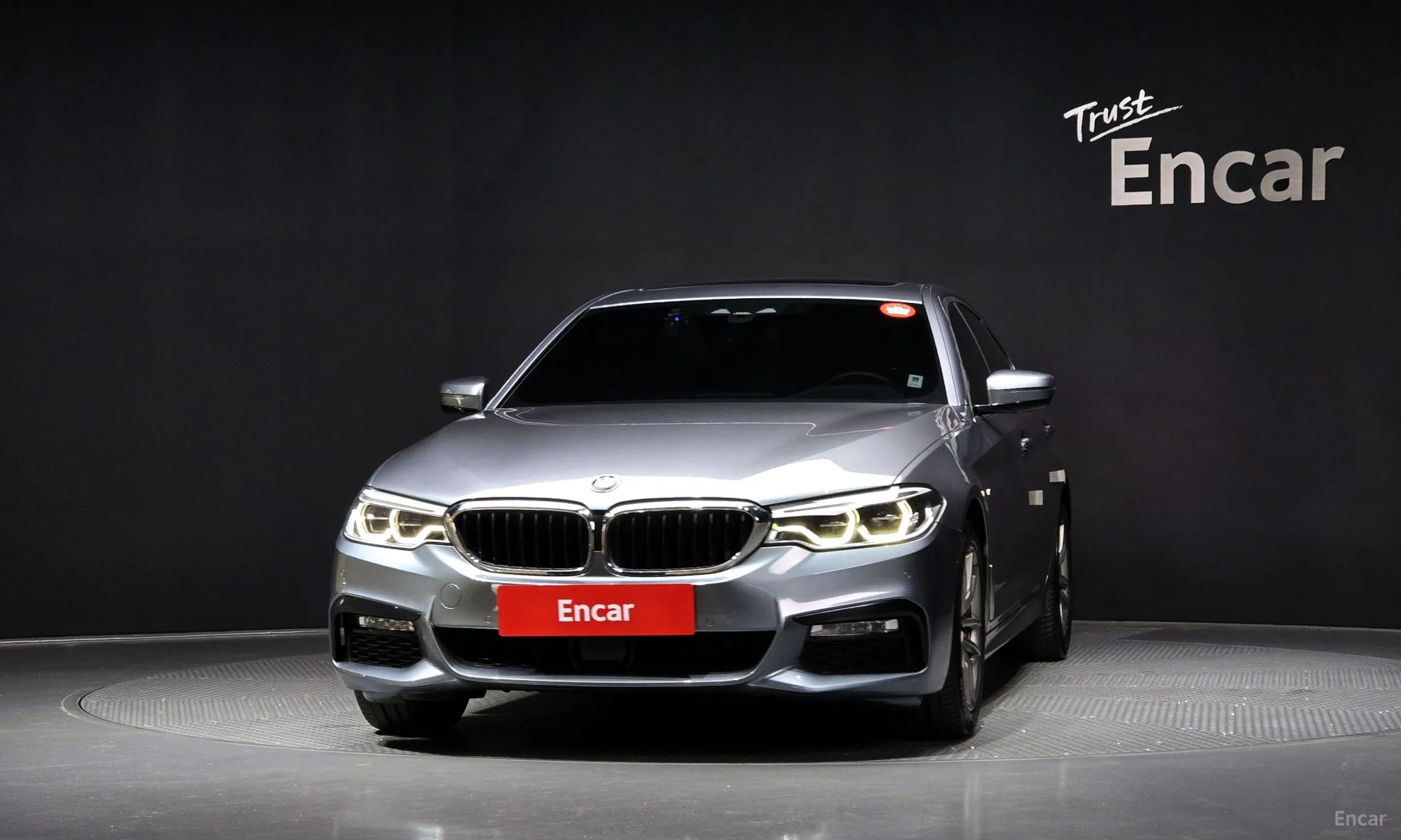 BMW 5 Series (G30) превью 2