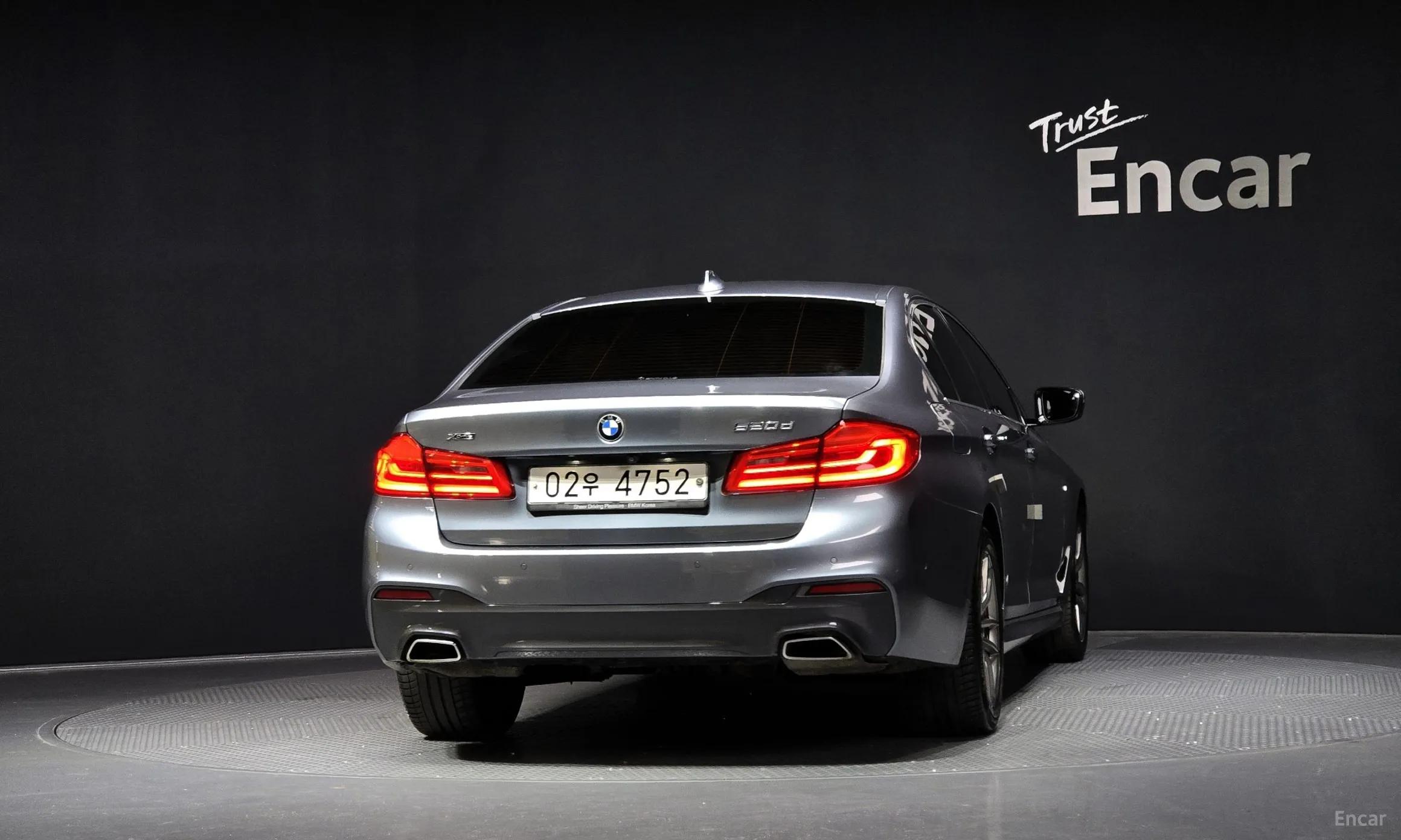 BMW 5 Series (G30) превью 3