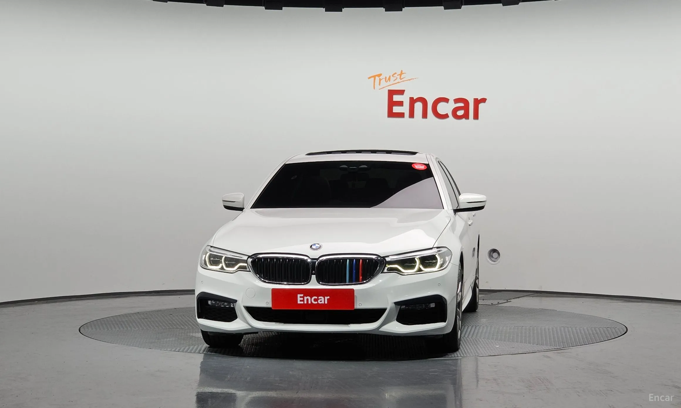 BMW 5 Series (G30) превью 2