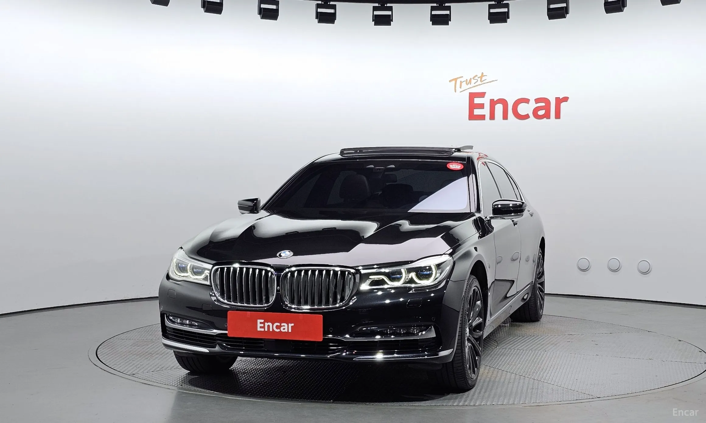 BMW 7 Series (G11) превью 2