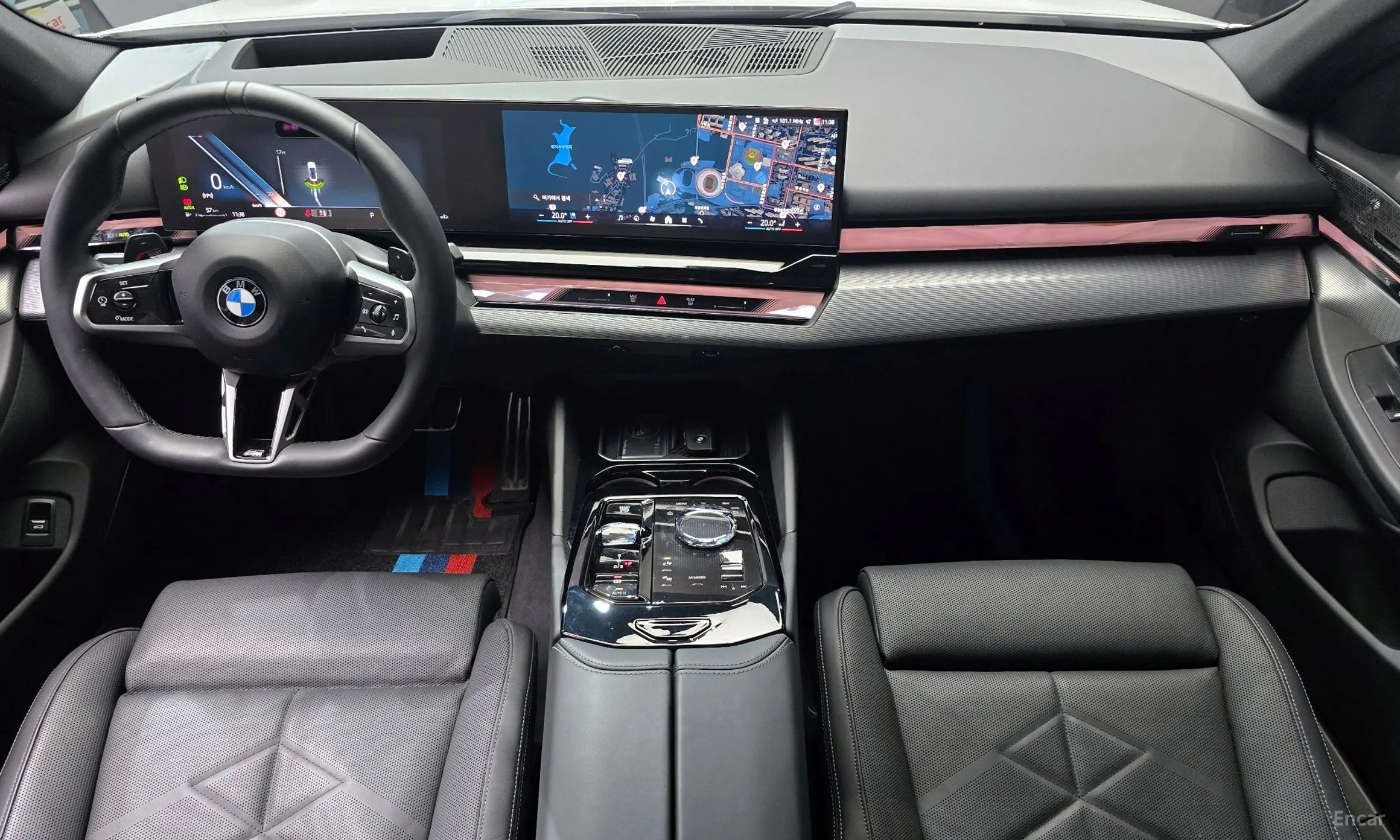 BMW 5 Series (G60) превью 4